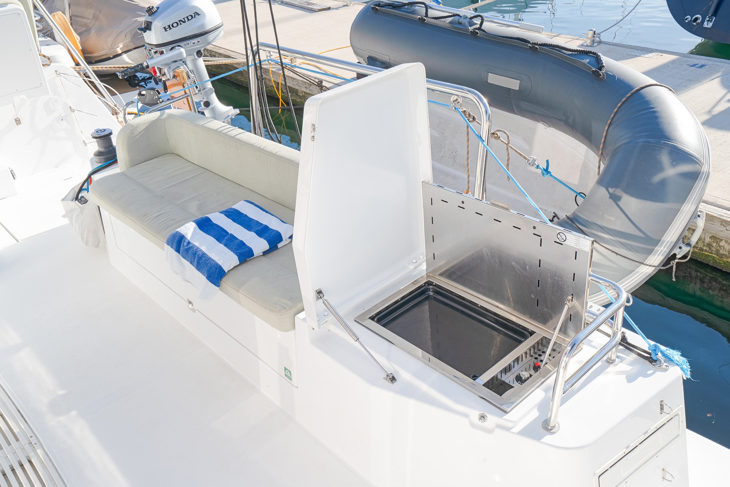 First Flirt - Catamaran in Skradin