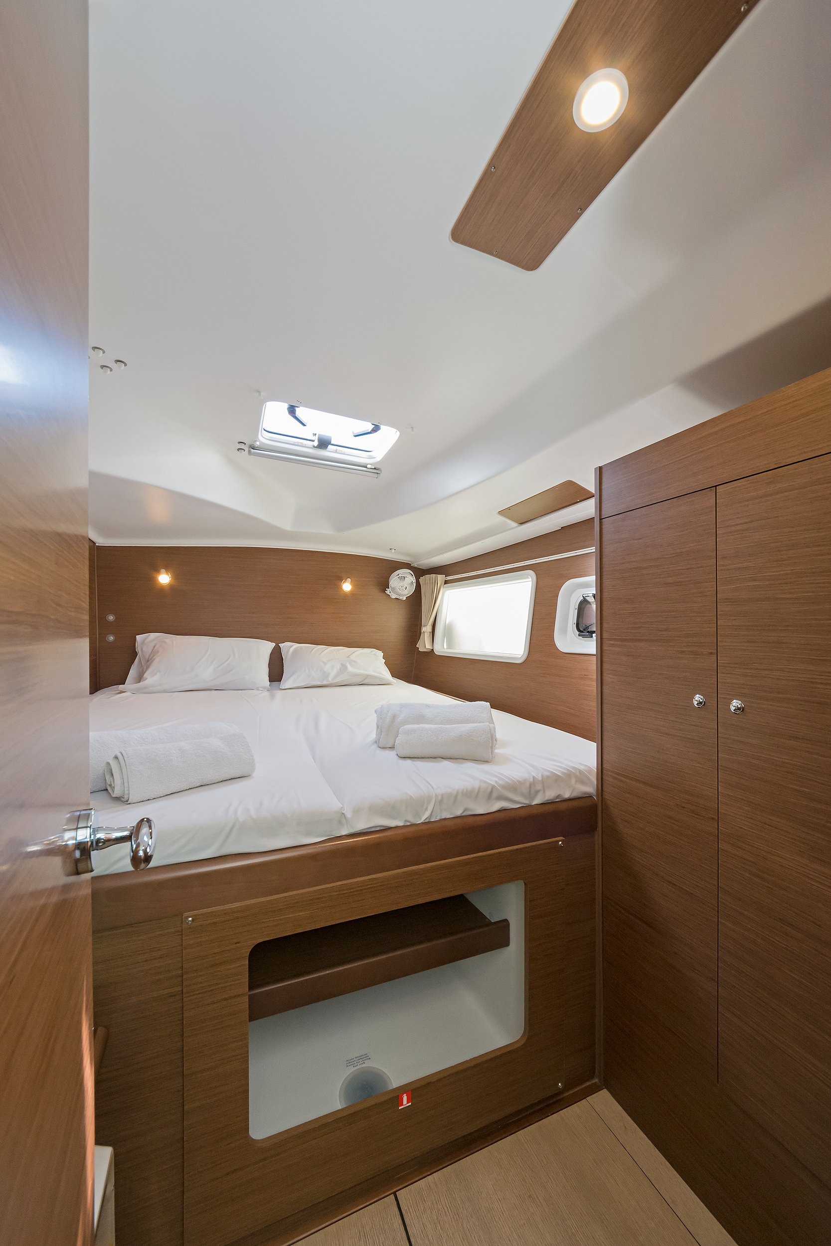 Eleven - Catamaran in Kontokali