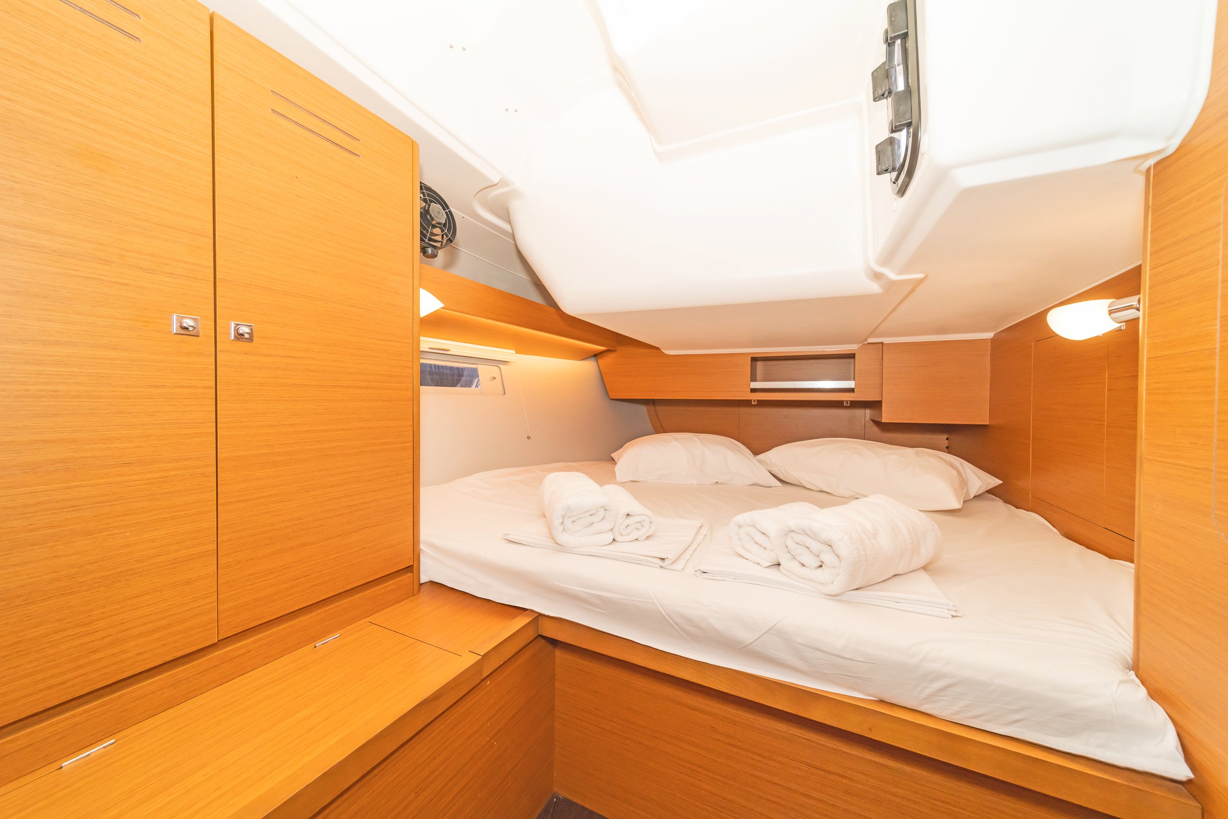 Hierax - Sailboat in Volos