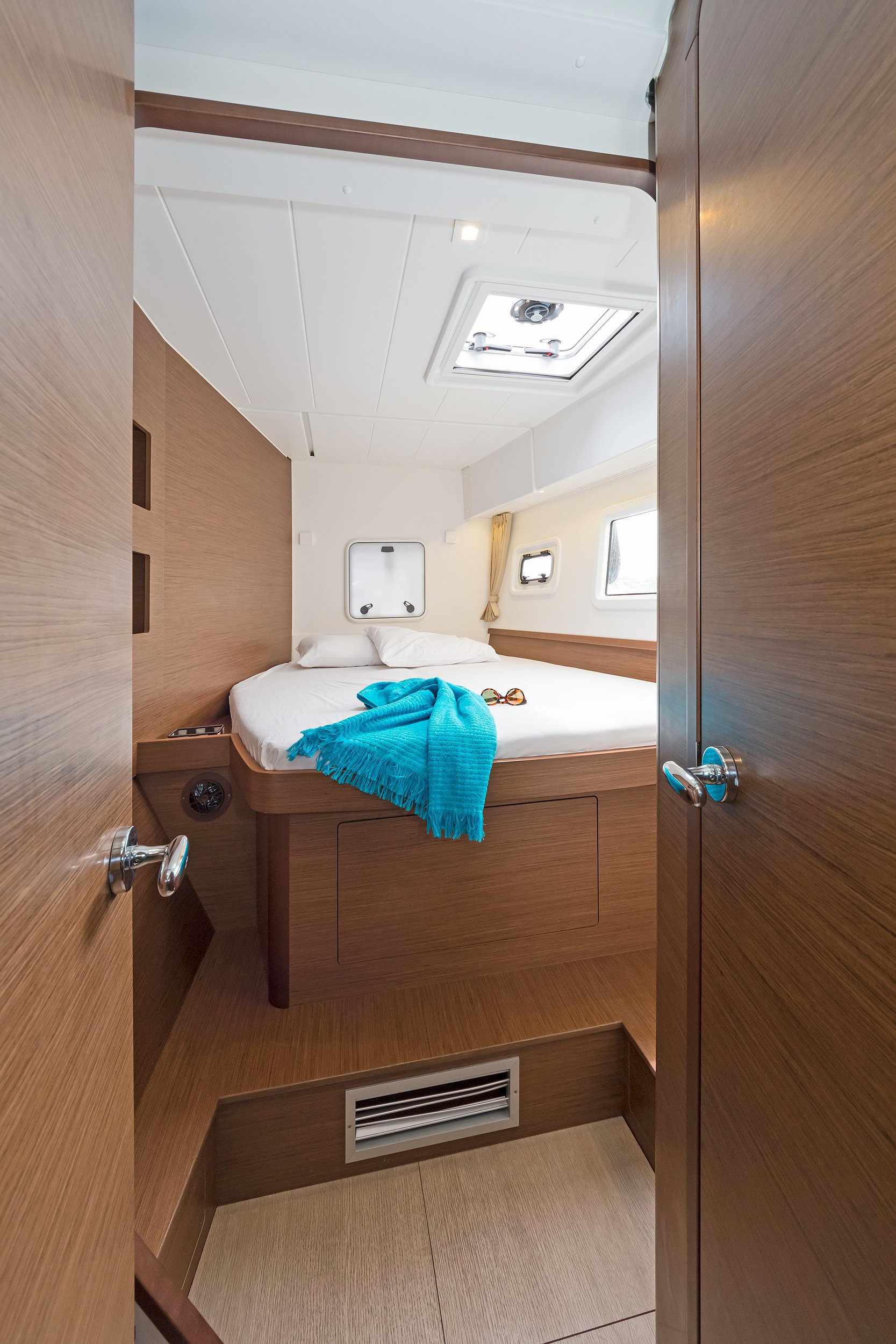 Deja Vu - Catamaran in Lavrio