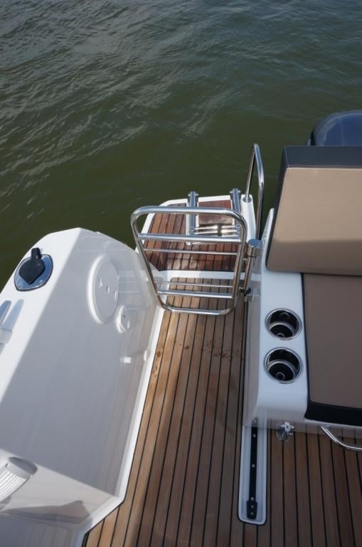 MF 895 - Motor Yacht in Punat