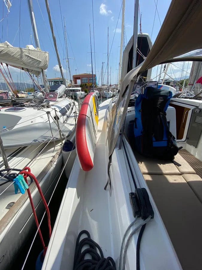 Illusion - Sailboat in Alimos