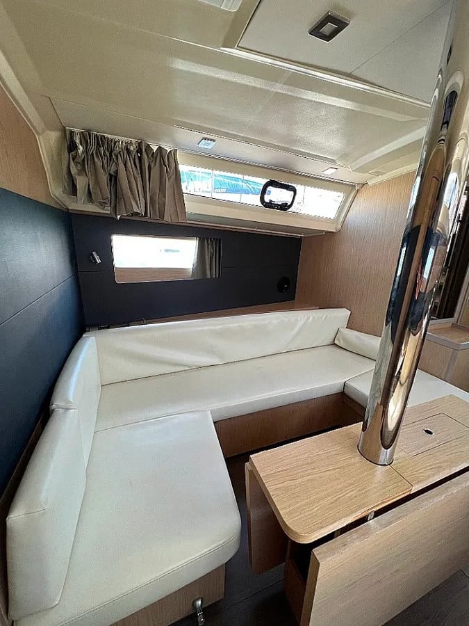 Illusion - Sailboat in Alimos