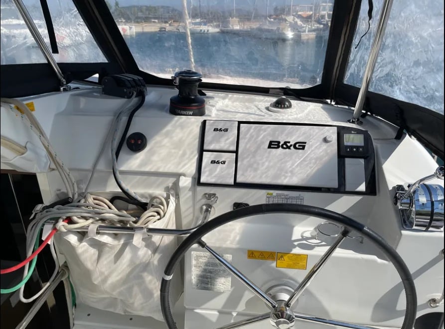 BONOBO - Katamaran içinde Lefkada