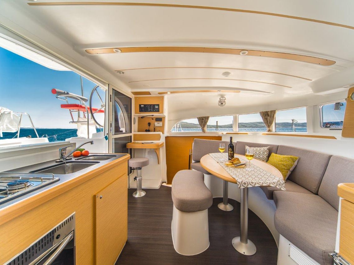 Maestro - Katamaran içinde Lefkada