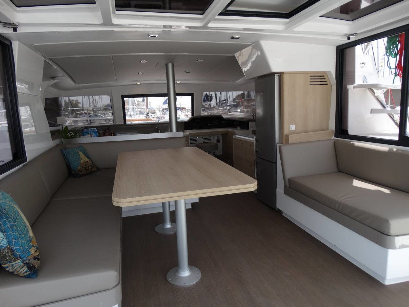 FUNSEA - Katamaran içinde Lefkada