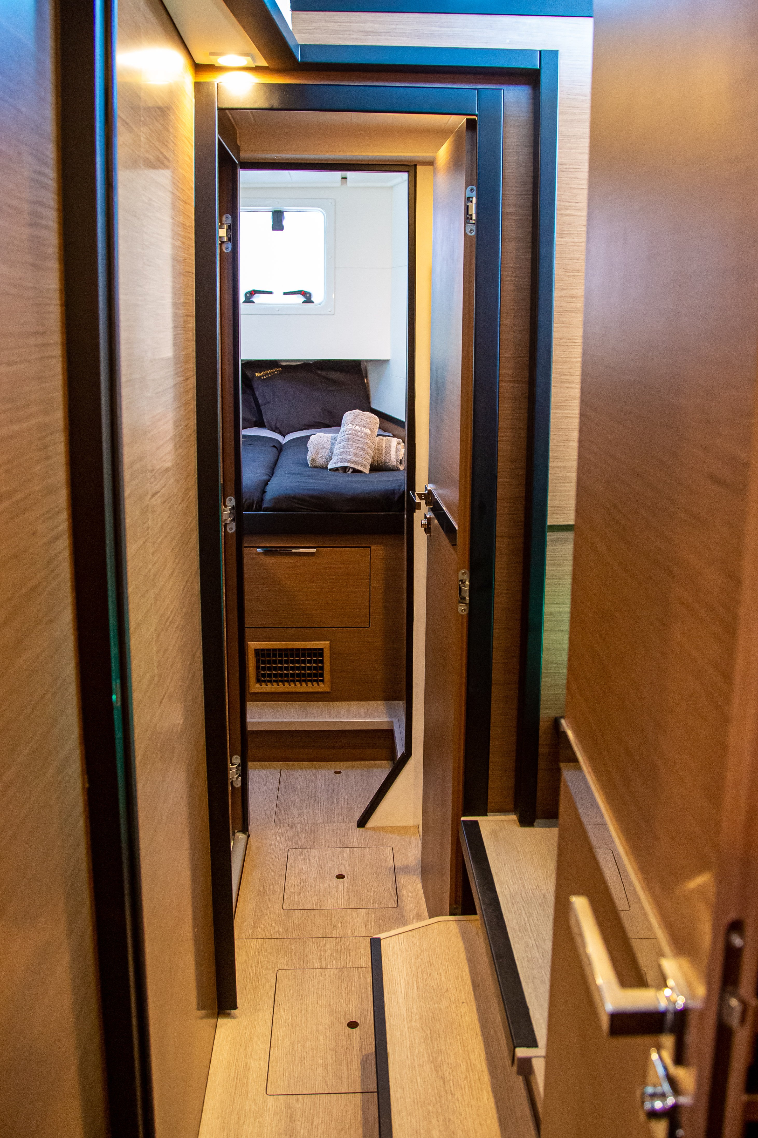 Sol Invictus VIP-equipped - Katamaran içinde Preveza