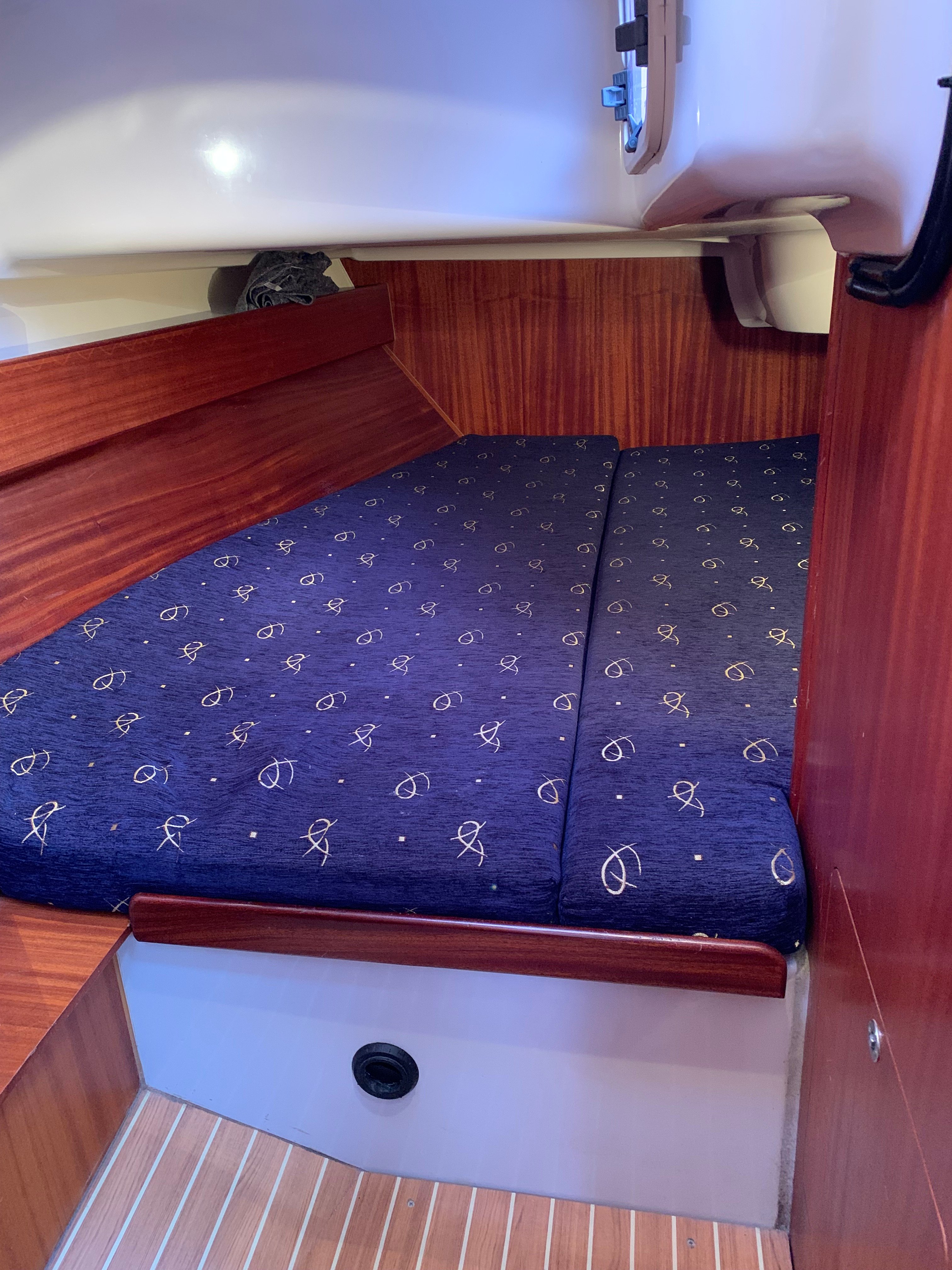 Lady in Red - Sailboat in Altefähr