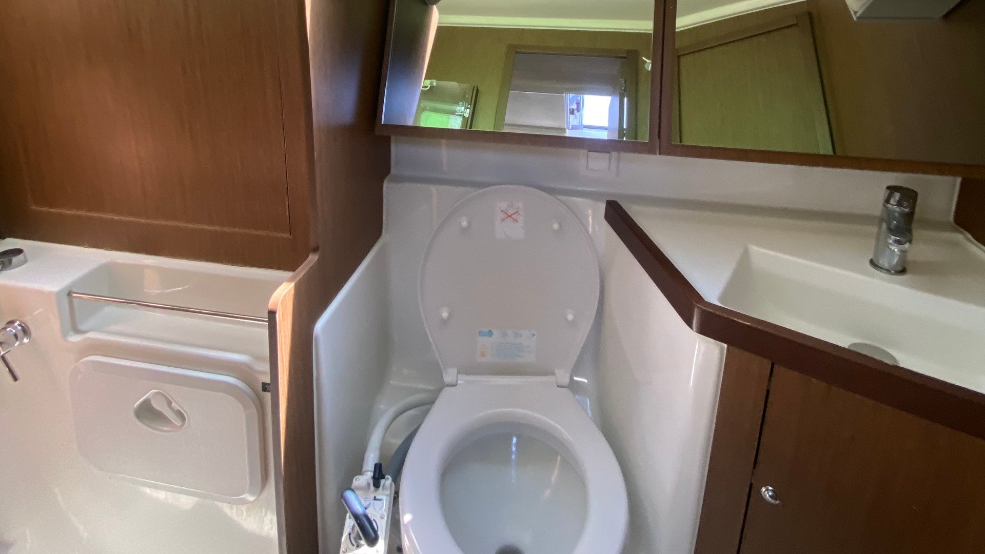 IRIS - Sailboat in Alimos