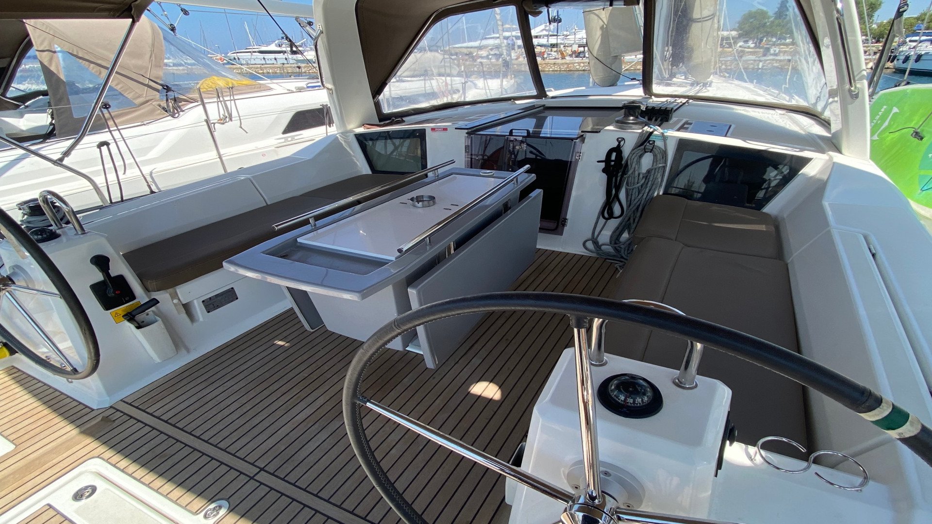 IRIS - Sailboat in Alimos