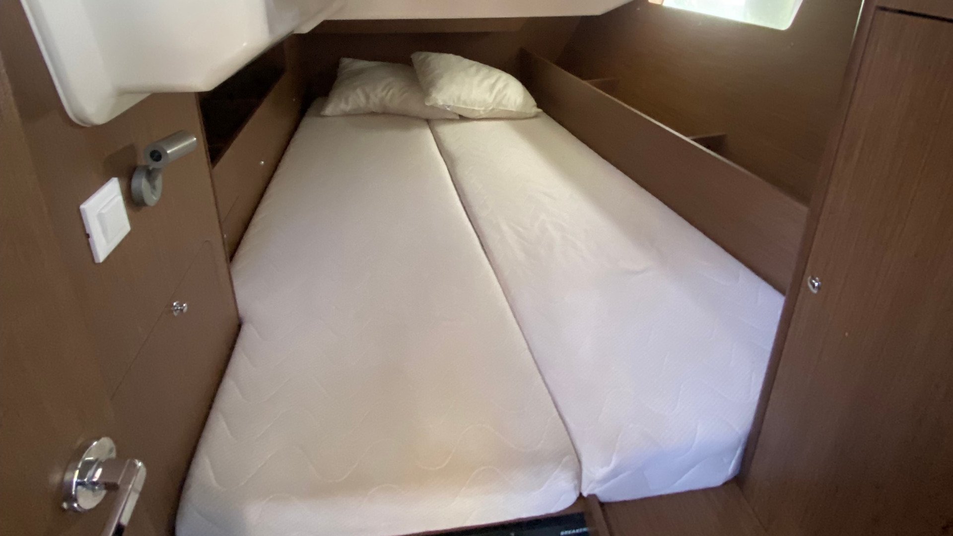 IRIS - Sailboat in Alimos