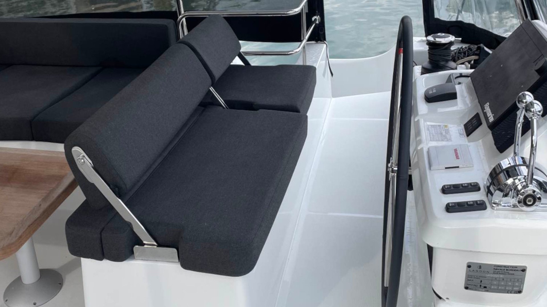 AEGEUS (A/C, Gen, W.Maker, Teak cockpit, underwater lights) - Catamaran in Pireas