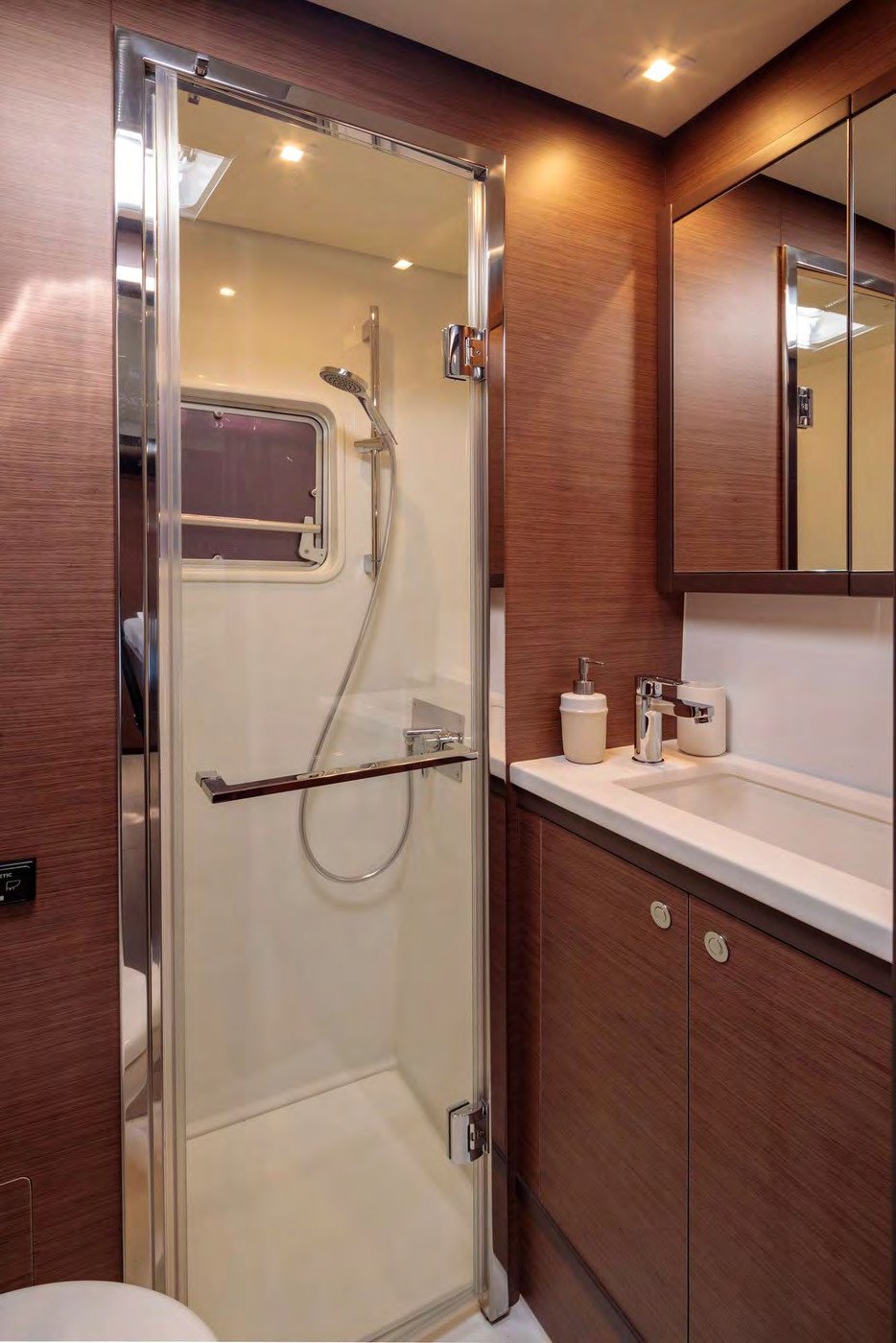 MADININA - Catamaran in Anatoliki Attiki