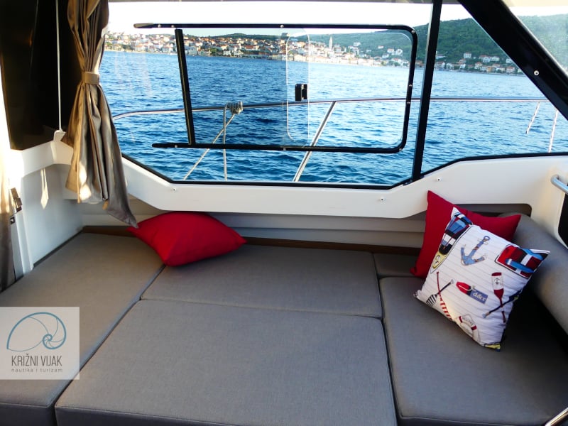 POMALO - Motor Yacht in Zadar