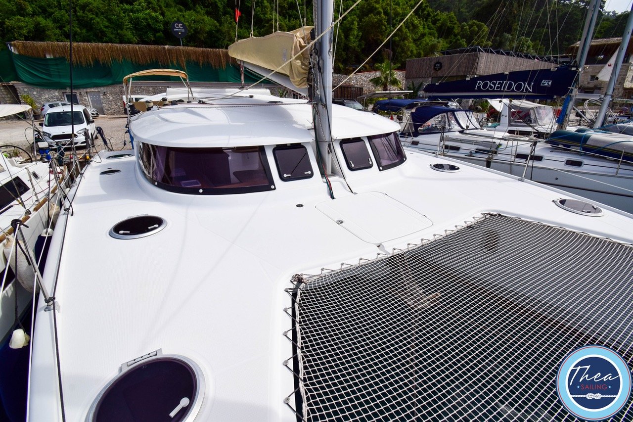 TWIN SWANS - Catamaran in Adaköy