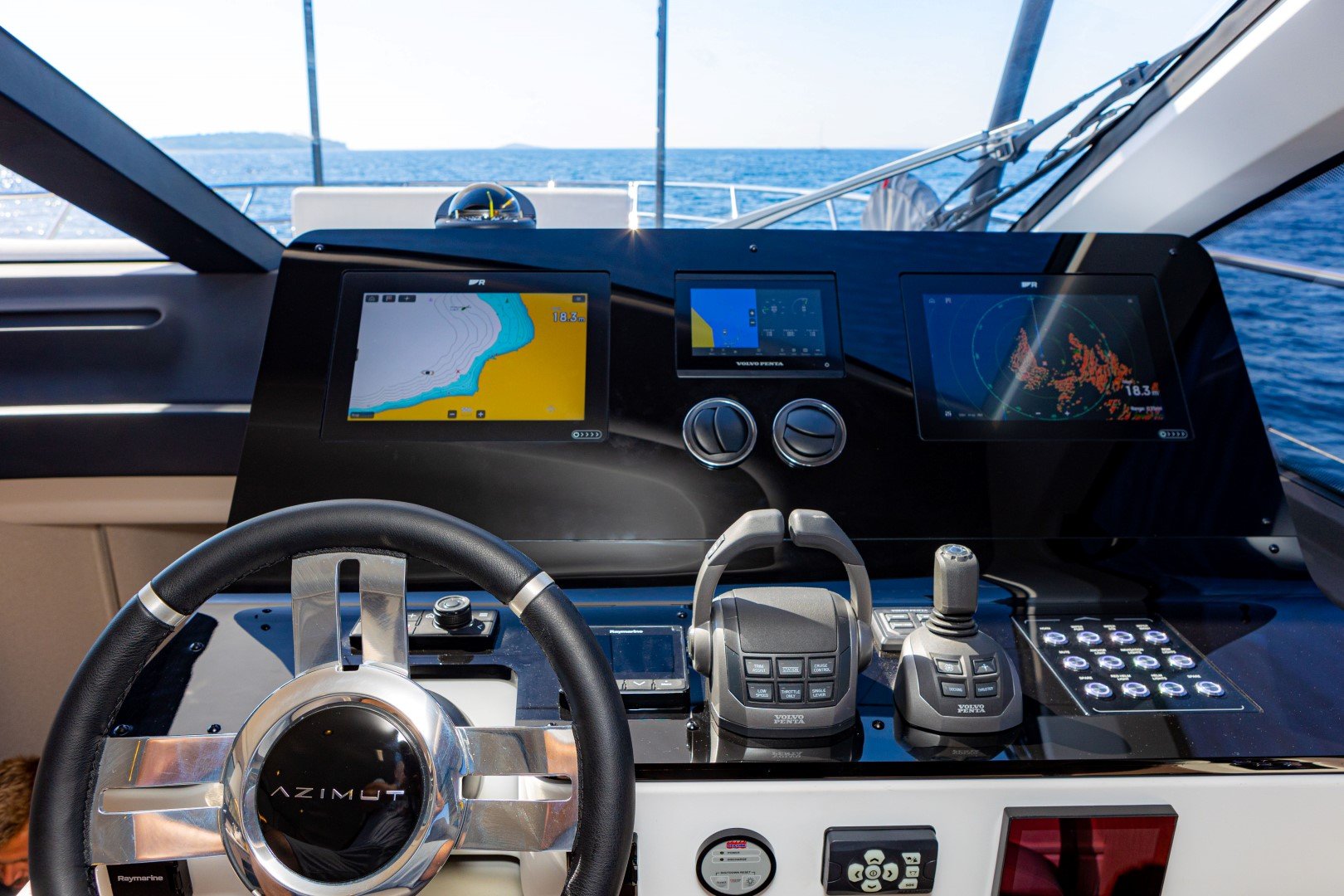 GENESIS - Motor Yacht in Primošten