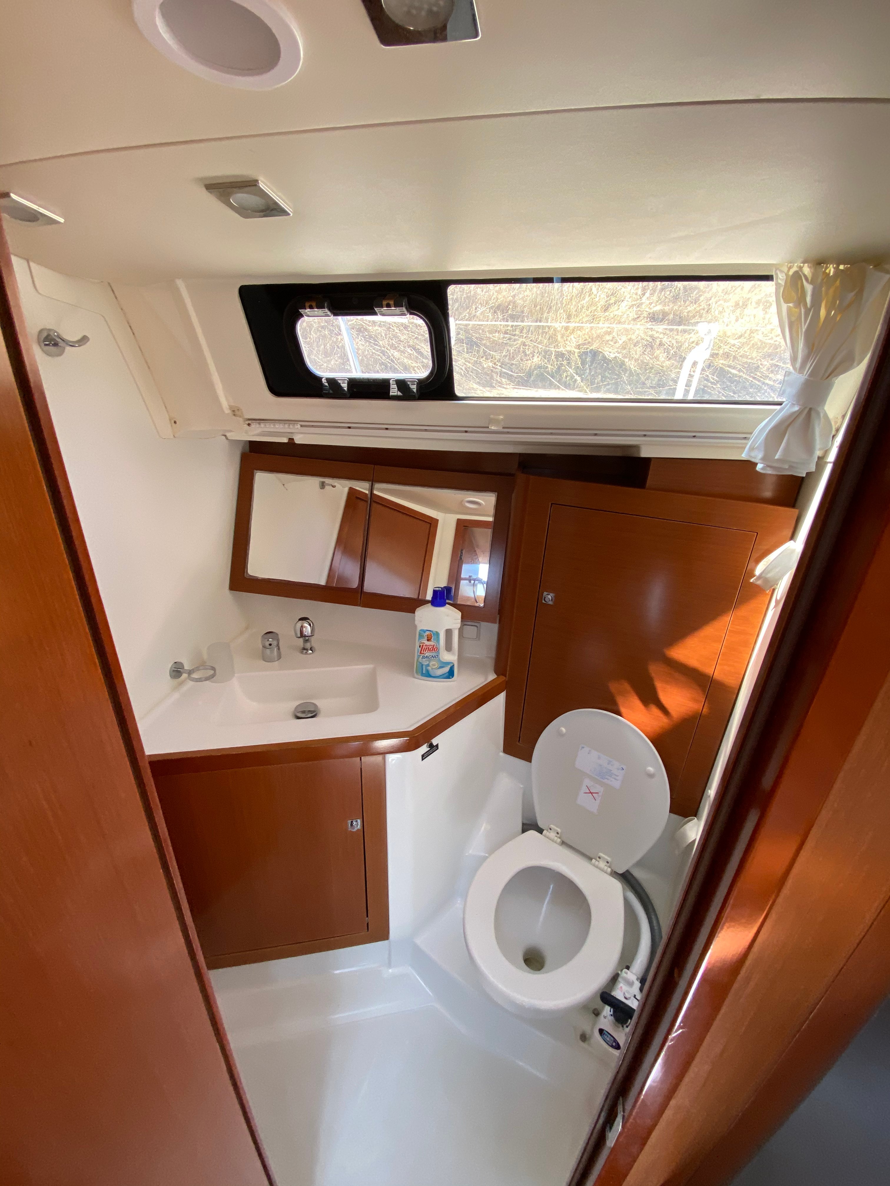 Kaali - Sailboat in La Spezia