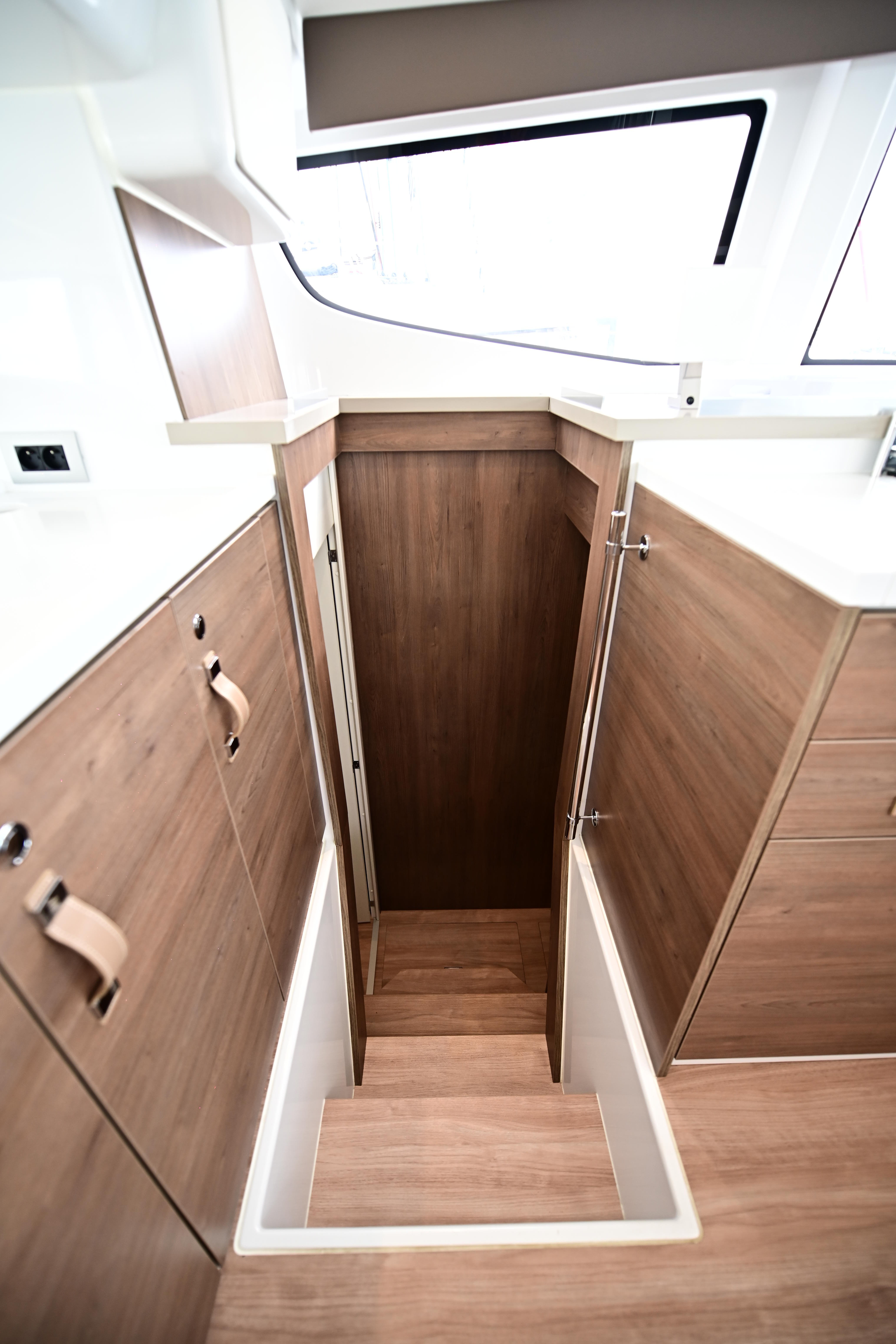 SKYFALL - Catamaran in Tonnarella