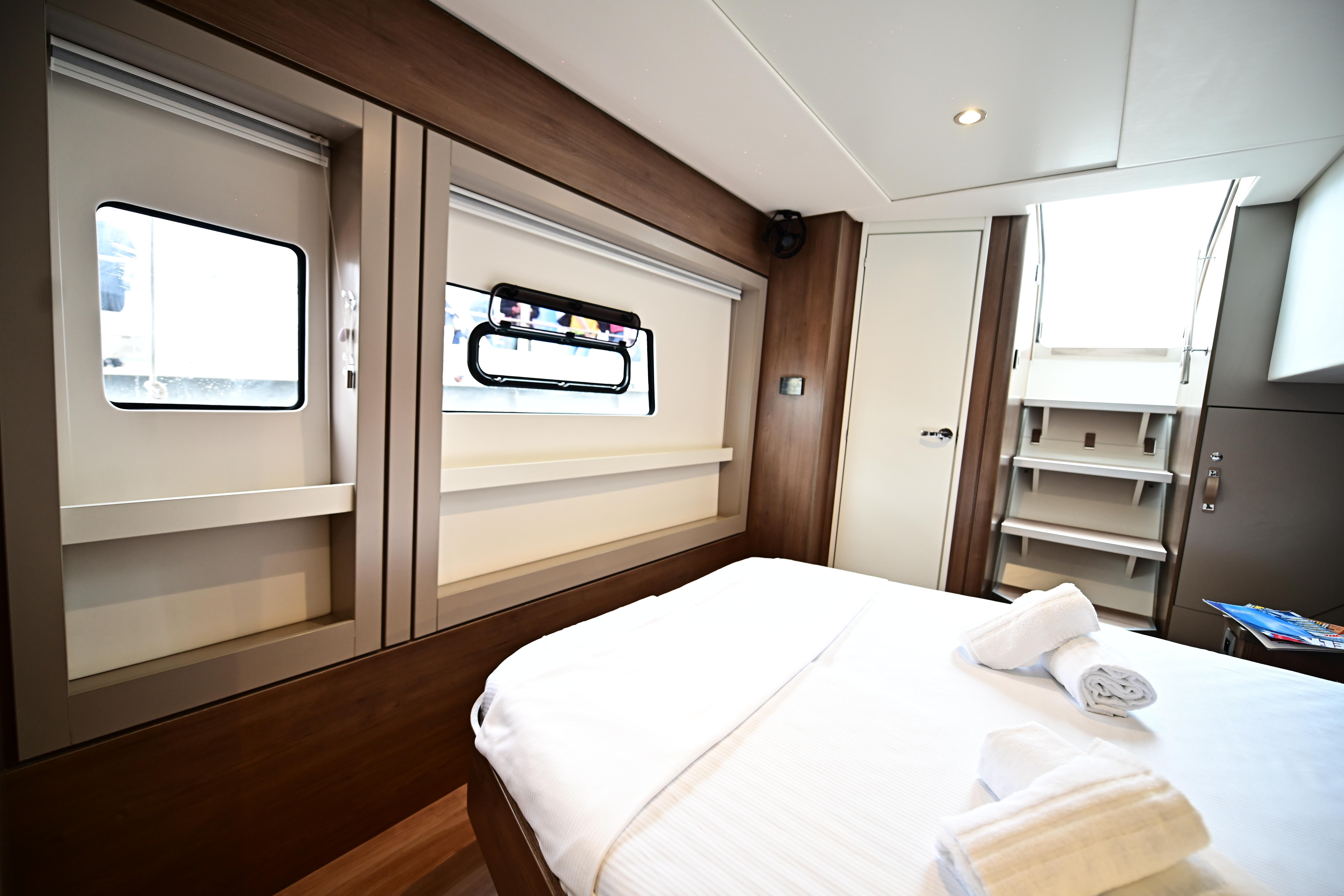 Agatirno - Catamaran in Salerno