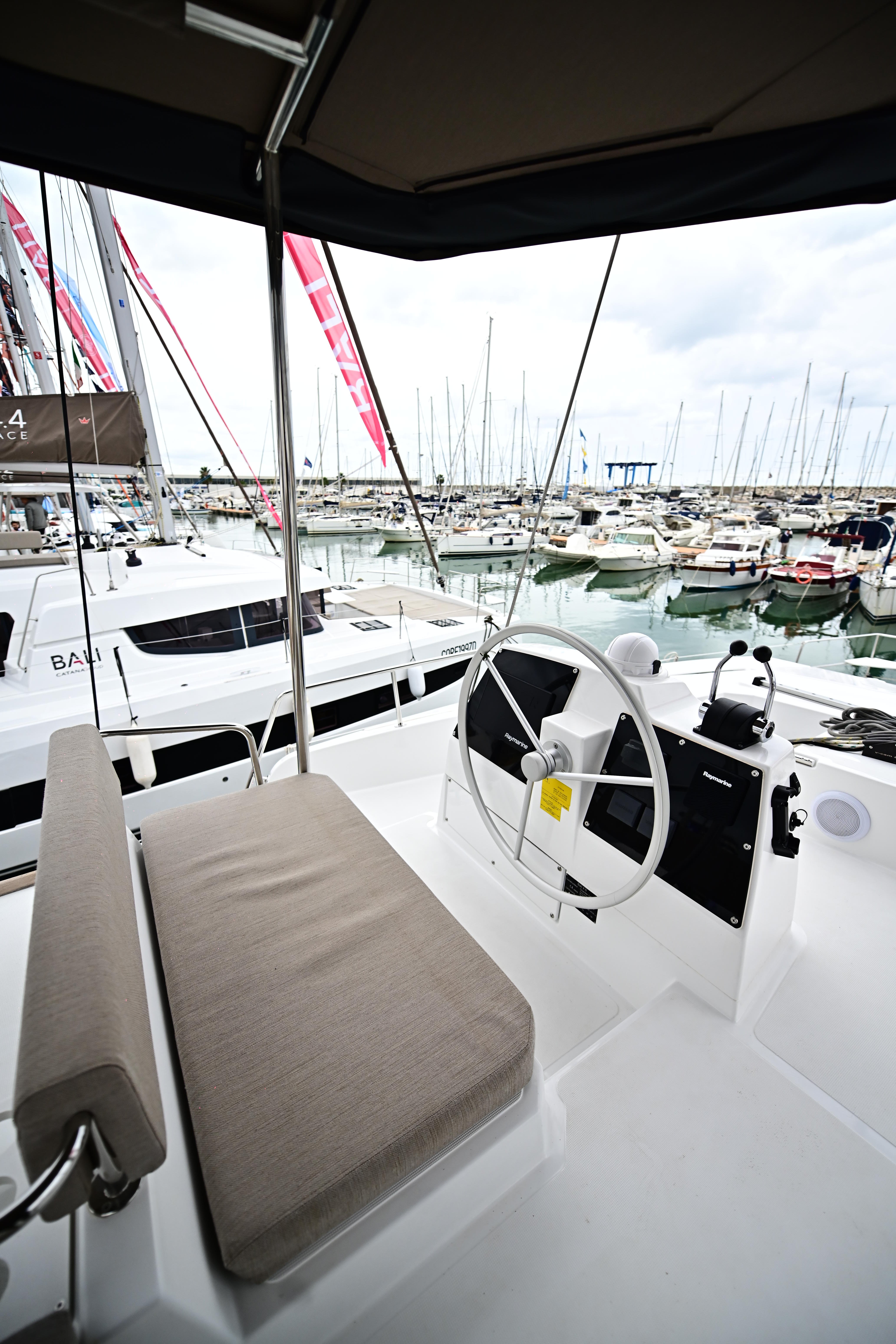 Arche VI - Catamaran in Salerno