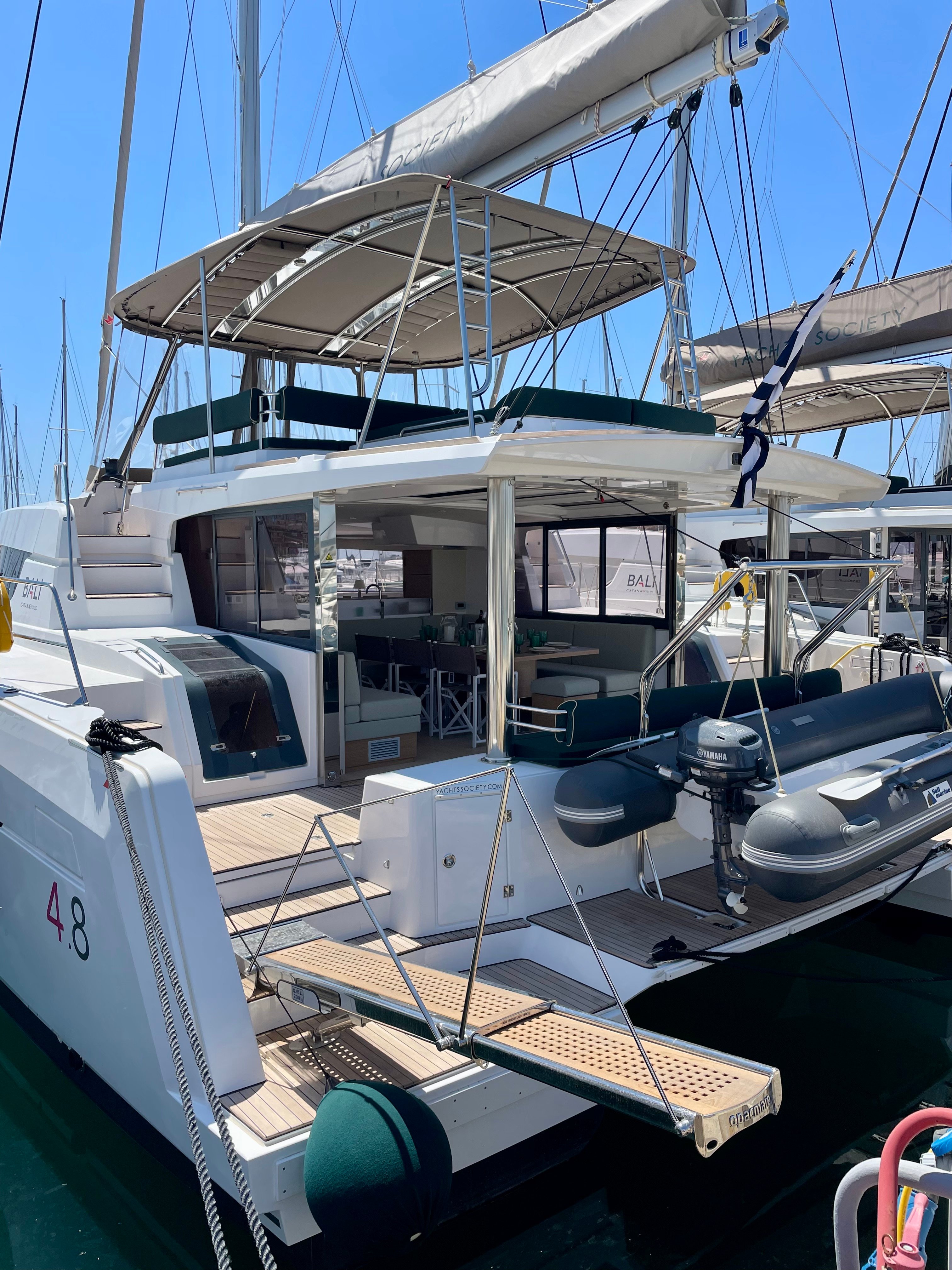 Romar IV - Catamaran in Alimos