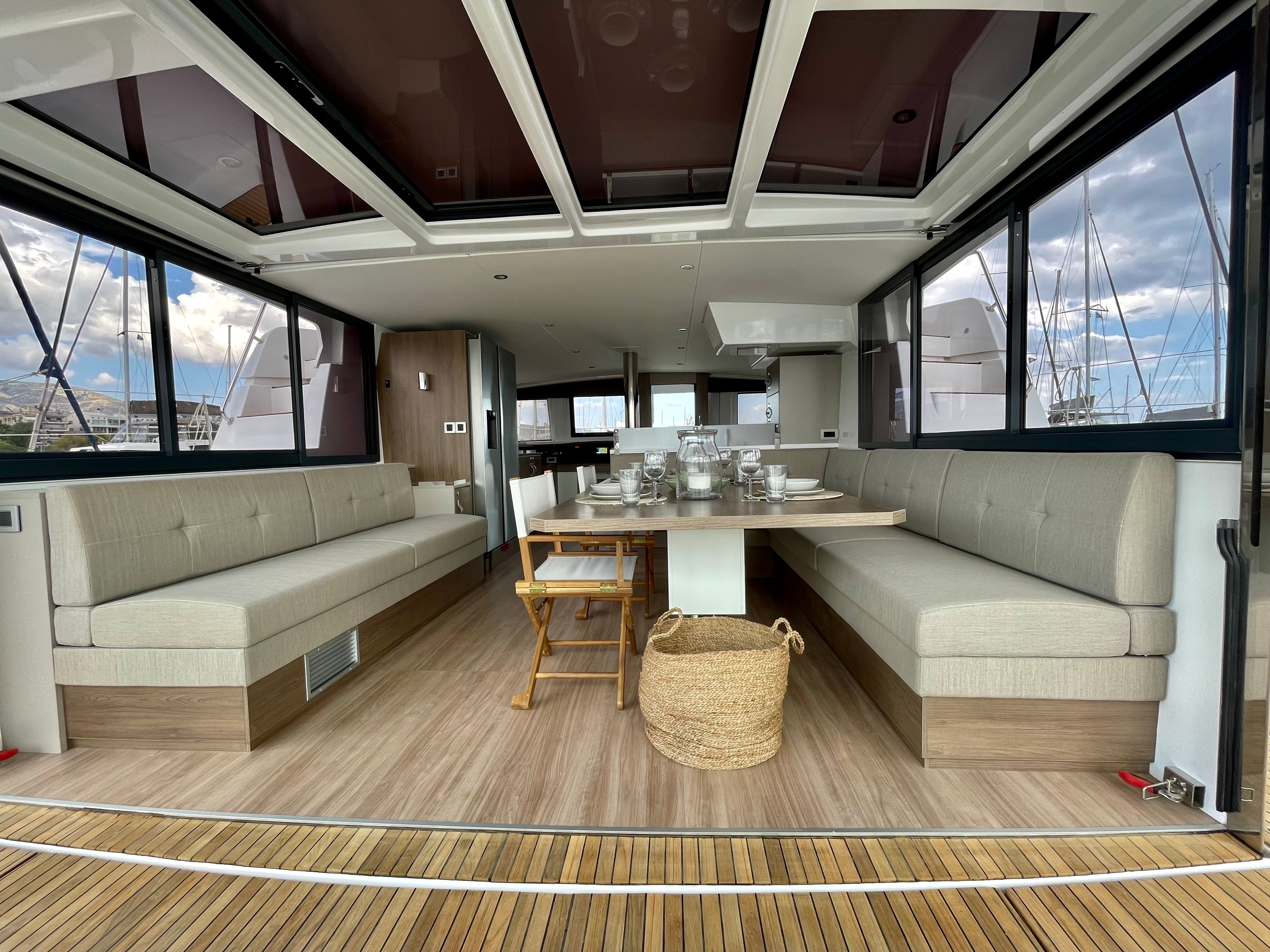 Romar III - Catamaran in Alimos