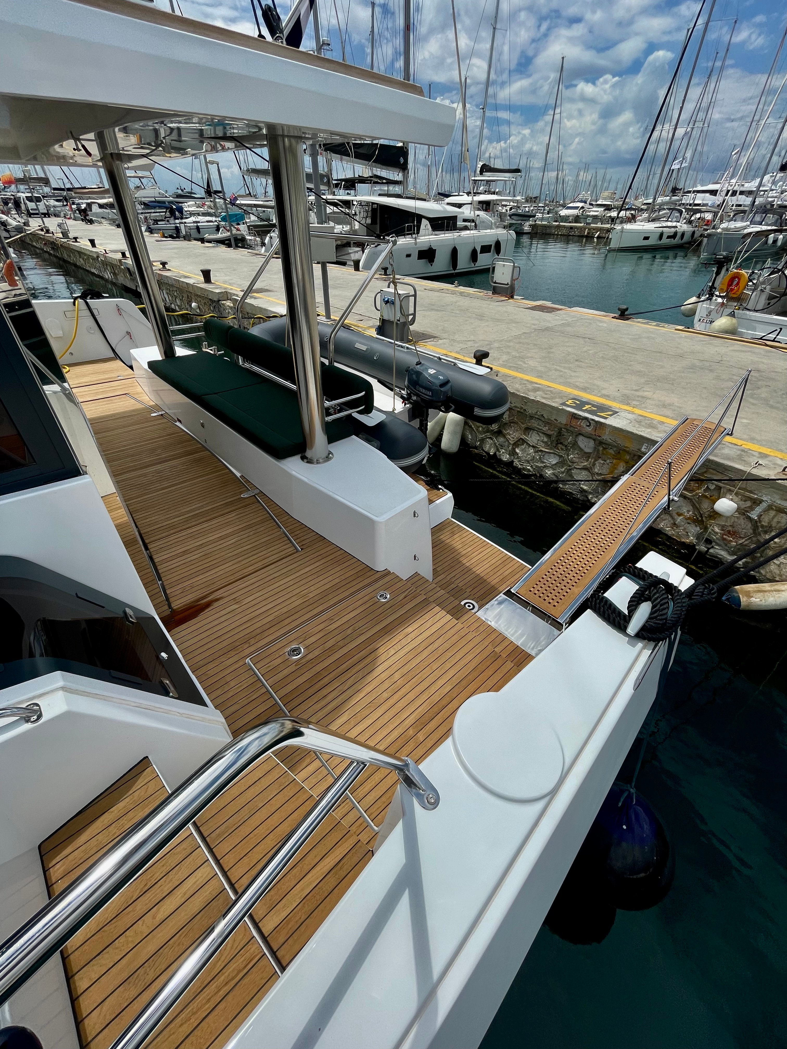 Romar III - Catamaran in Alimos