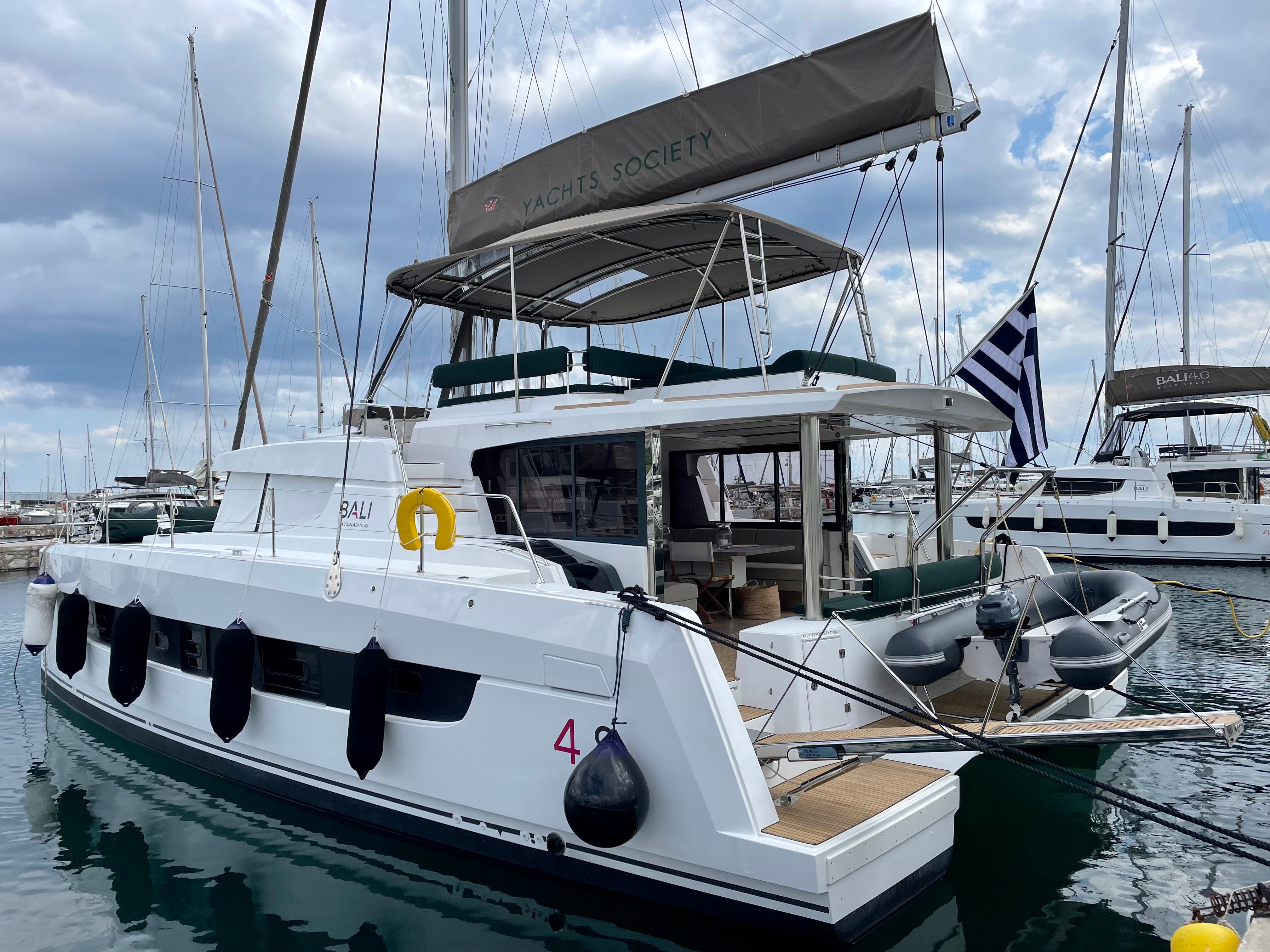Romar III - Catamaran in Alimos