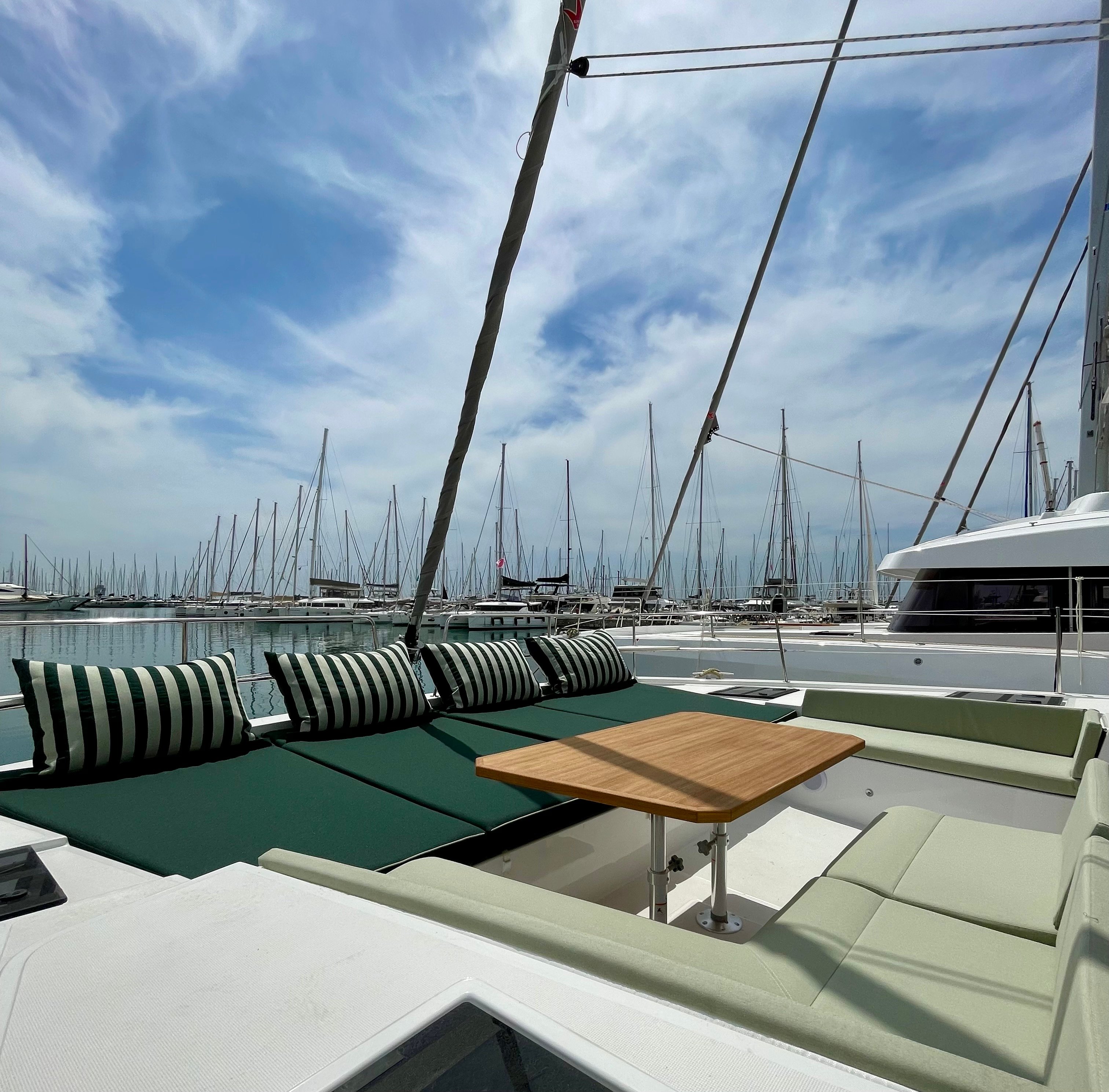 Romar VI - Catamaran in Alimos