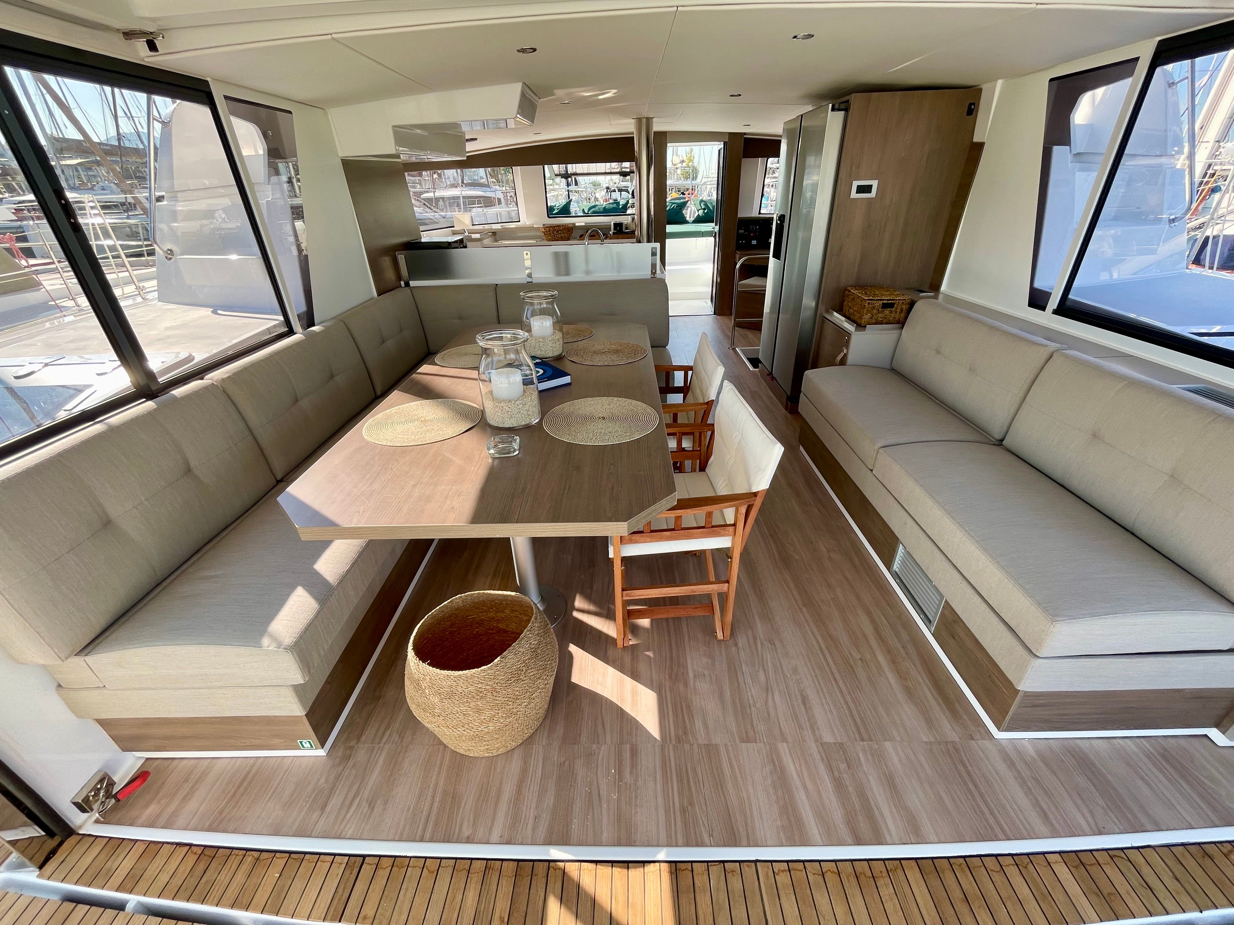 Romar II - Catamaran in Alimos