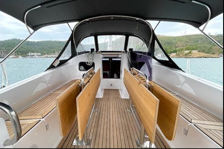 AF-ELAN45.1 - Sailboat in Alimos