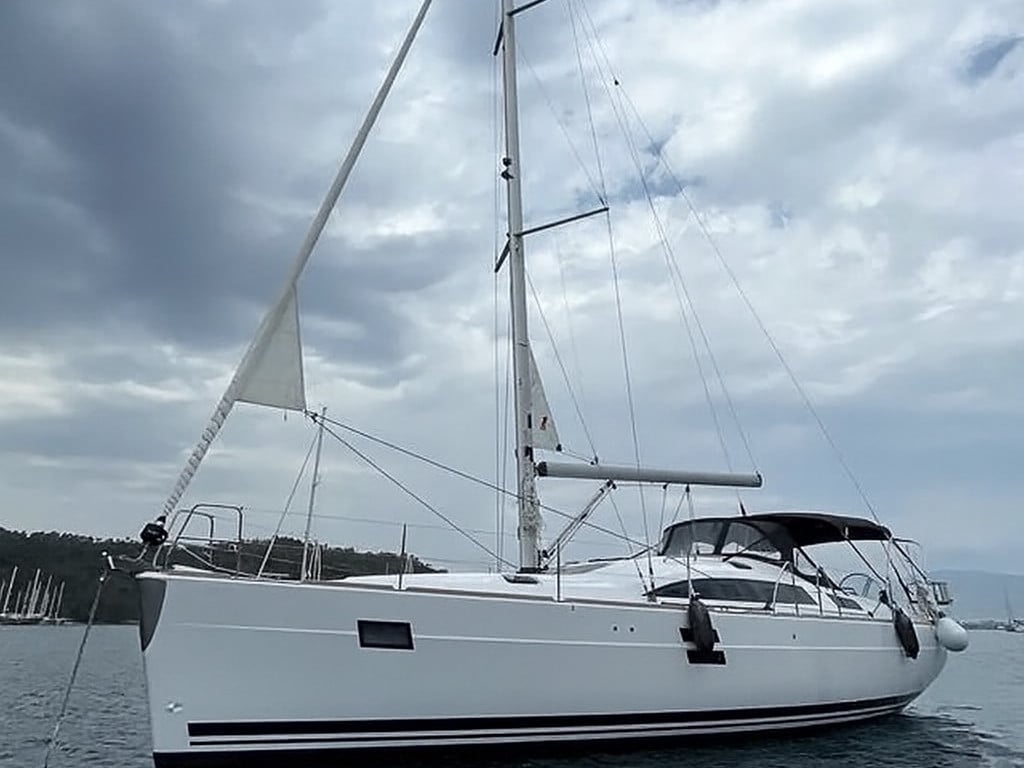 AF-ELAN45.1 - Sailboat in Alimos