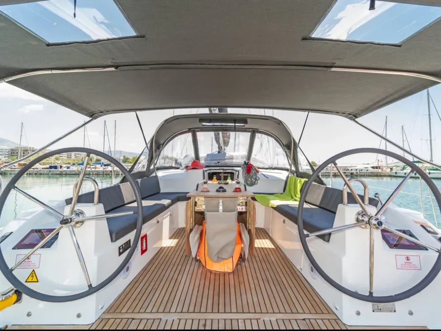 AF-O40.1R - Yelkenli içinde Alimos