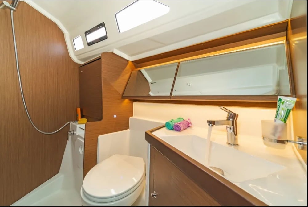 AF-O40.1R - Yelkenli içinde Alimos