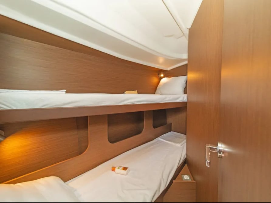 AF-O40.1R - Yelkenli içinde Alimos