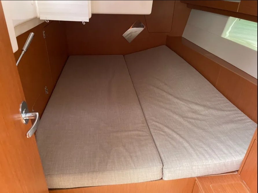 AF-C4523 - Sailboat in Alimos