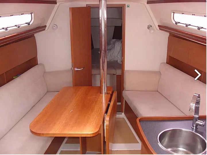 AF-H325 - Yelkenli içinde Alimos