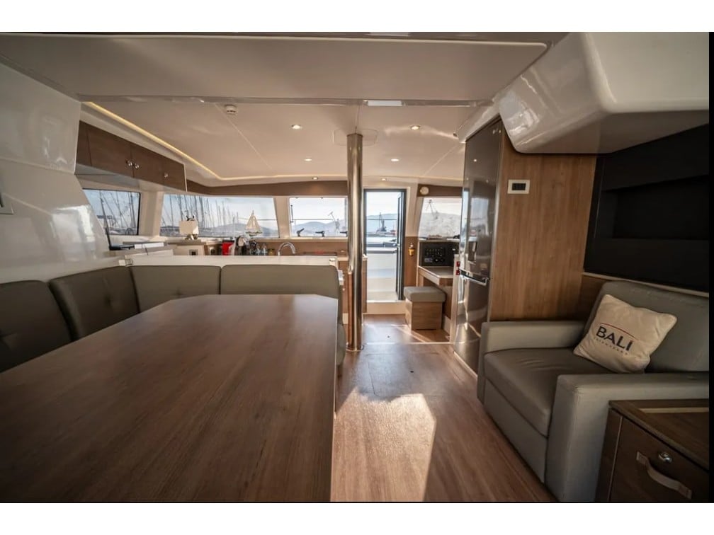 AF-B4.2 - Catamaran in Volos