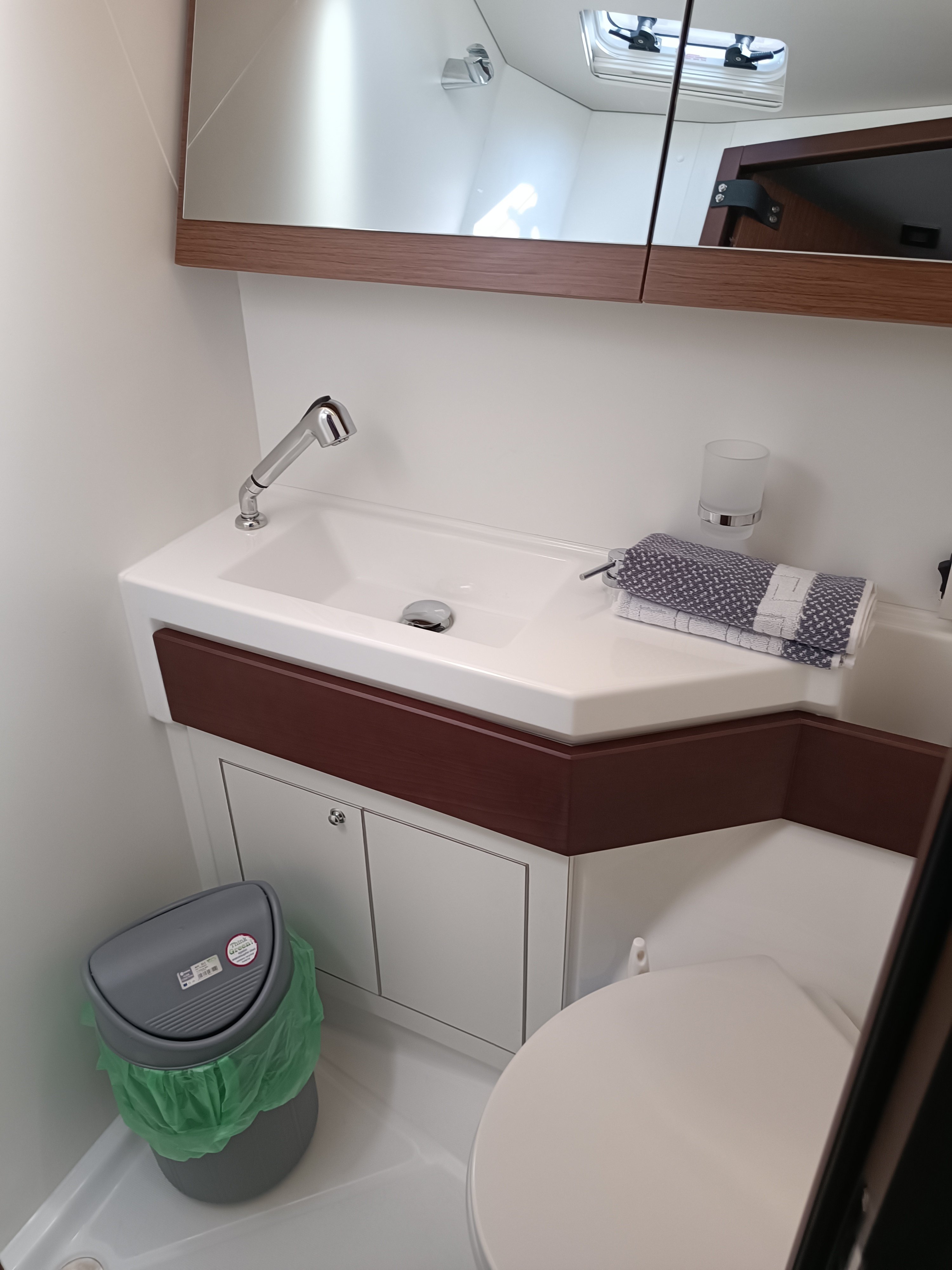 Bella - Sailboat in Lavrio