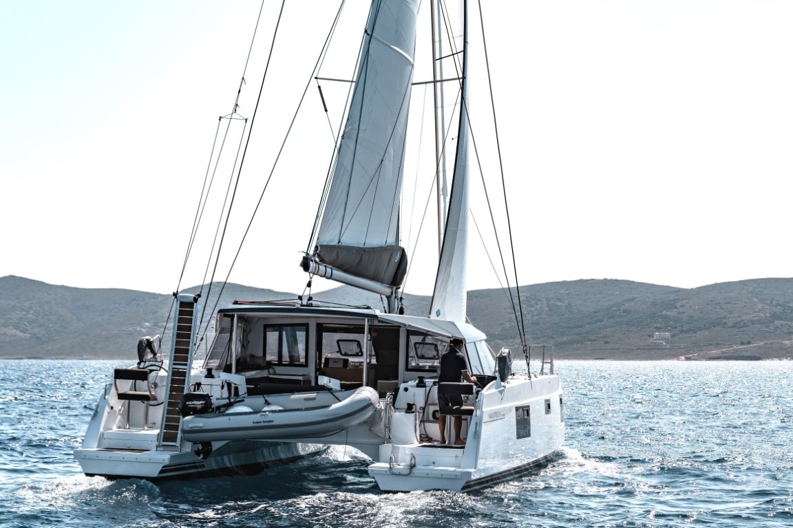 SoMi - Catamaran in Anatoliki Attiki