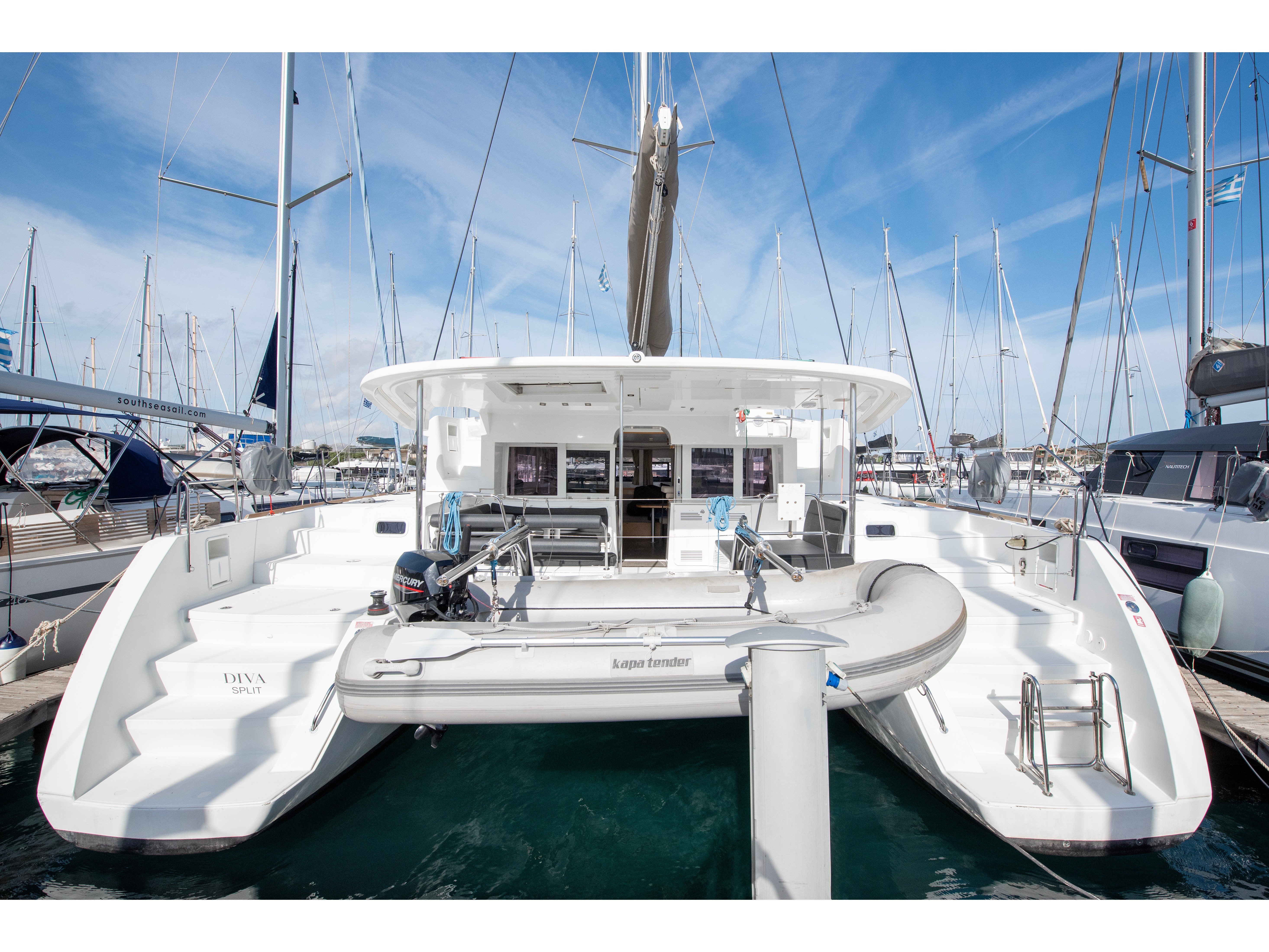 Diva - Catamaran in Anatoliki Attiki