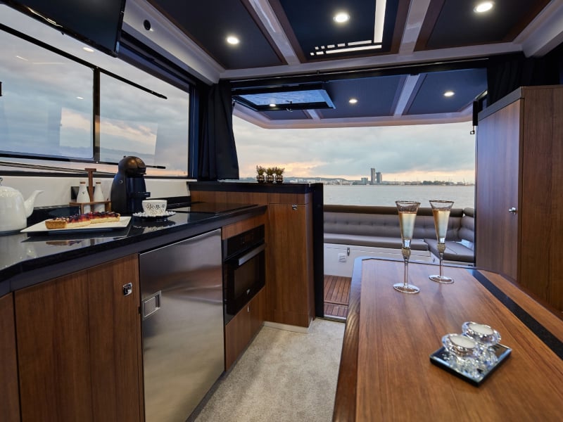 ELEGANCE FLYBRIDGE - Motor Yacht in Wilkasy