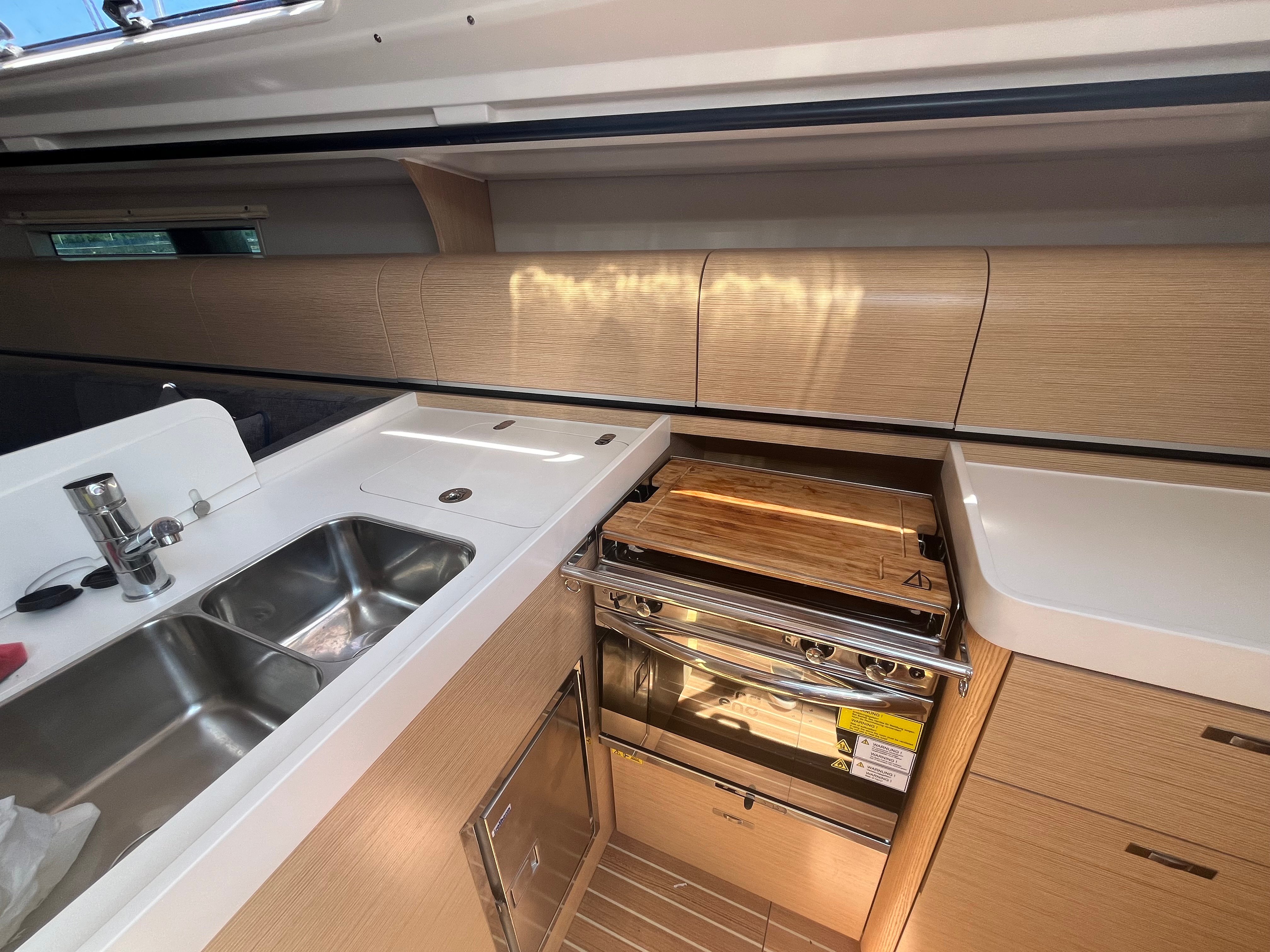 Lieutenant Dan - Sailboat in Punat