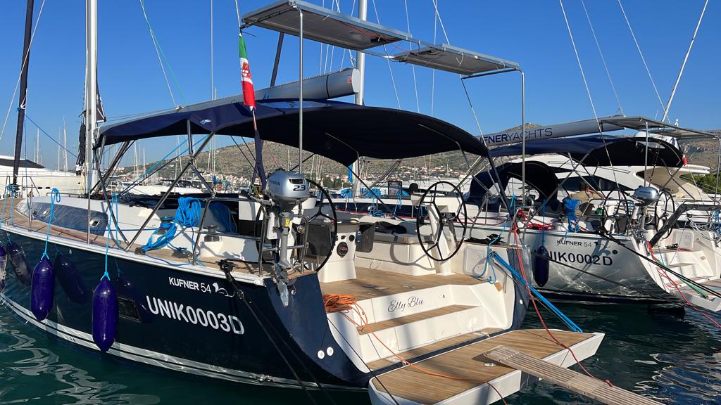 Elly Blu - Yelkenli içinde Salerno