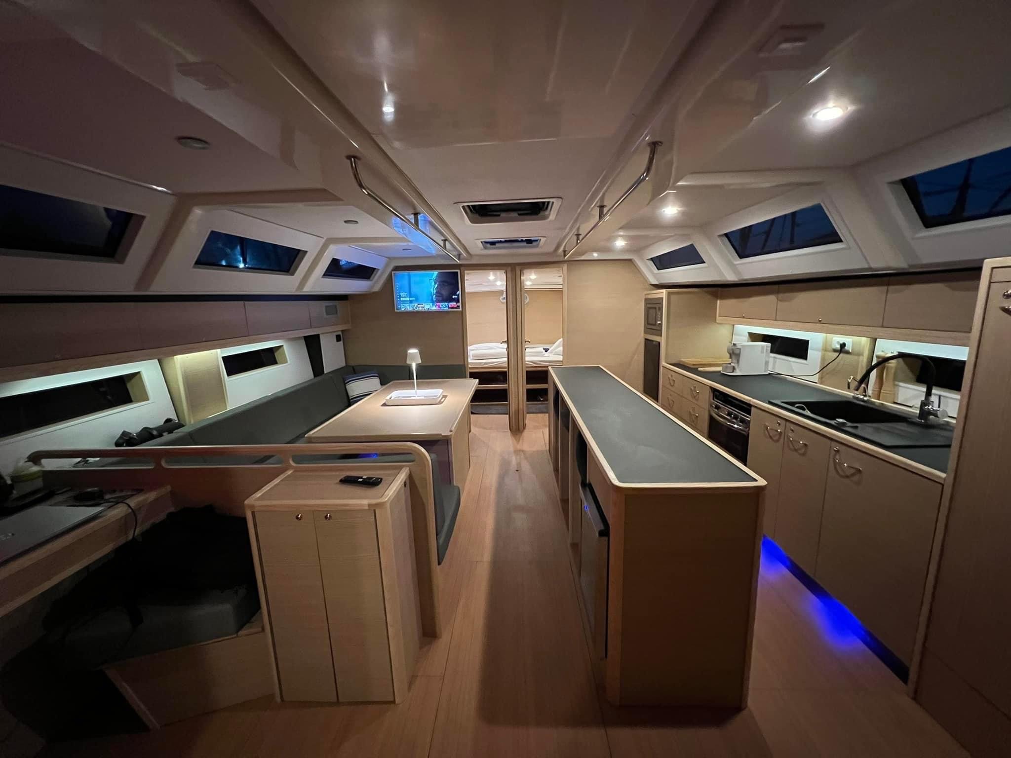 Aurora Blu - Sailboat in Salerno