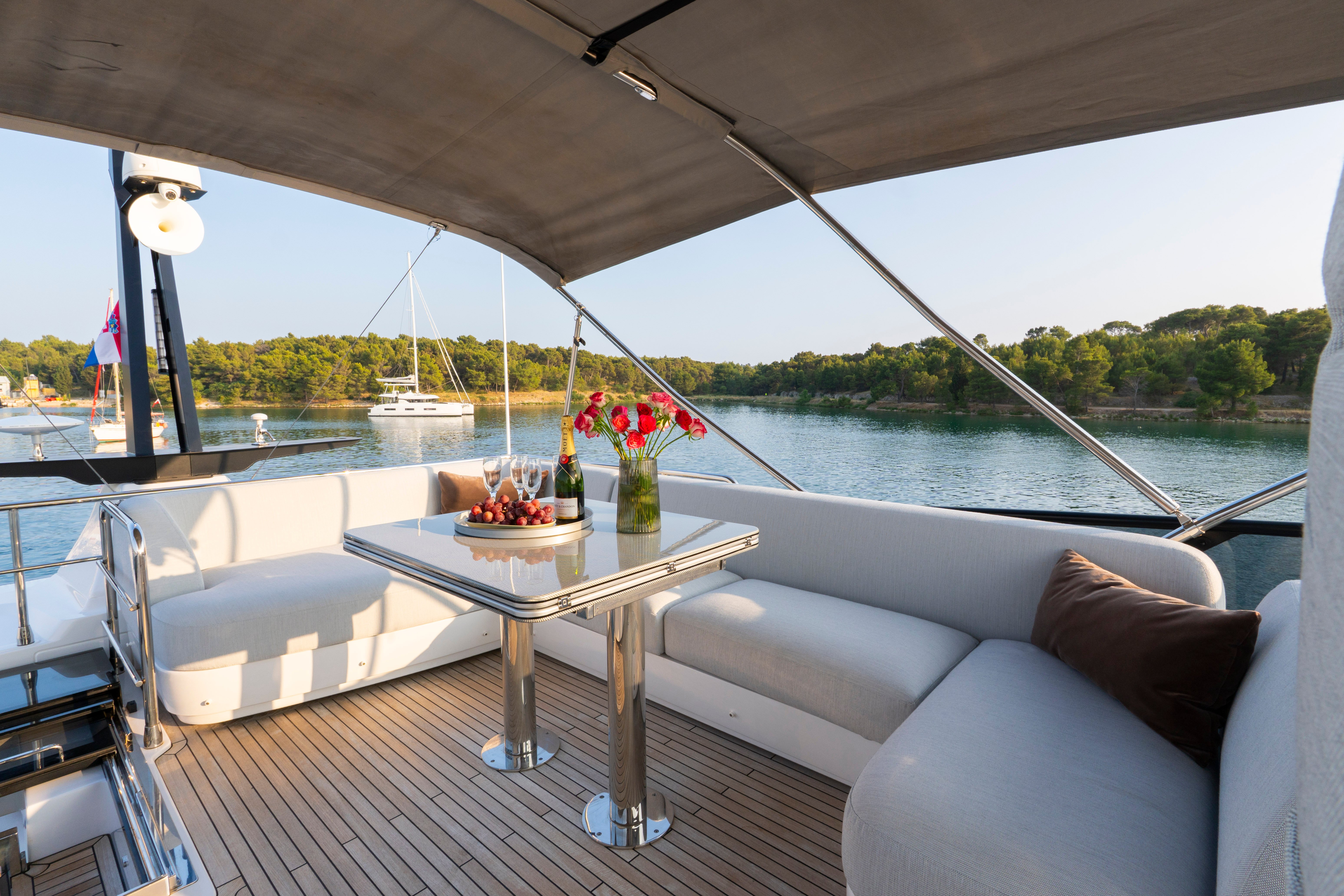 Felicita - Motor Yacht in Šibenik