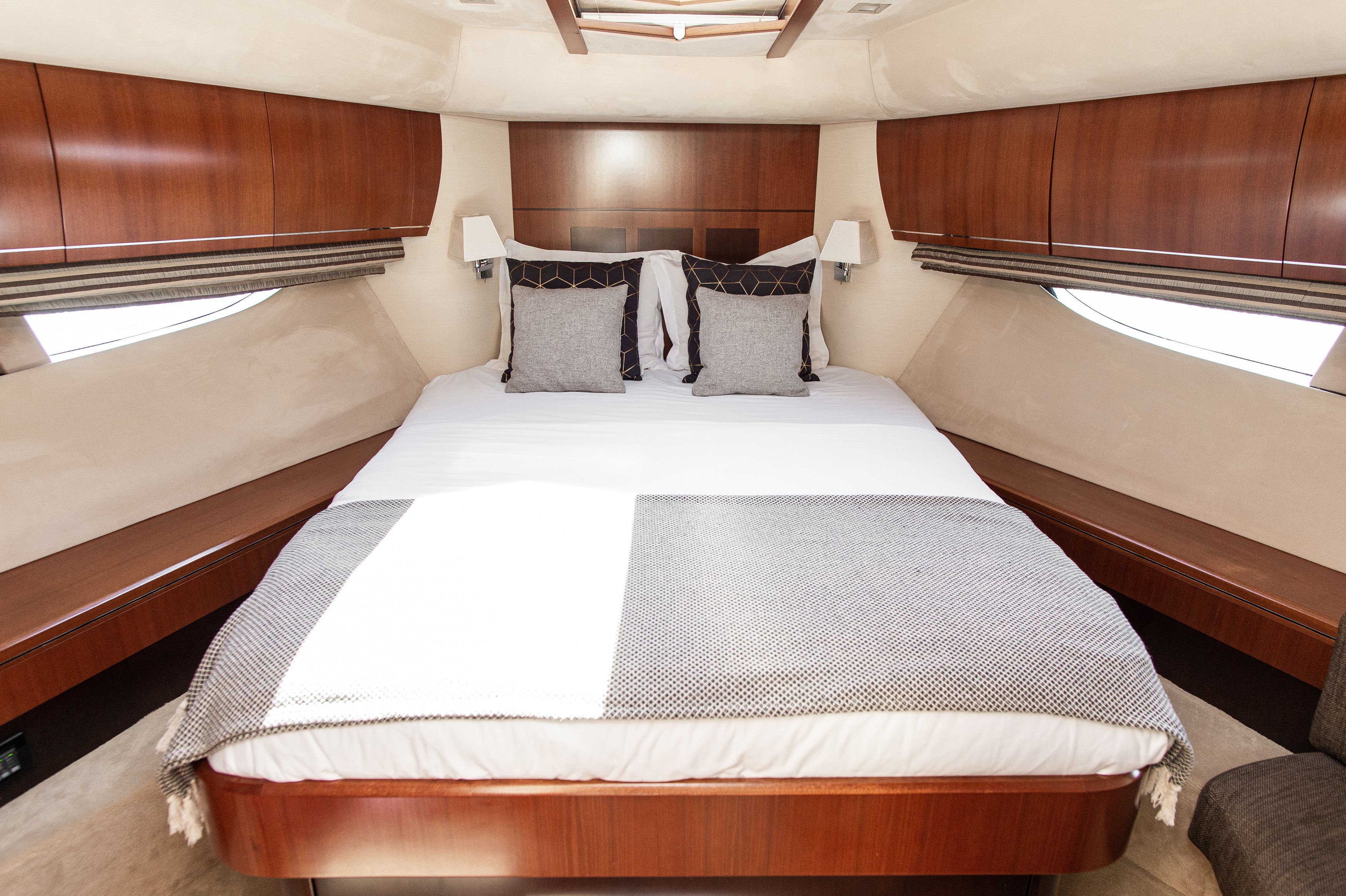 Le Chiffre - Motor Yacht in Šibenik