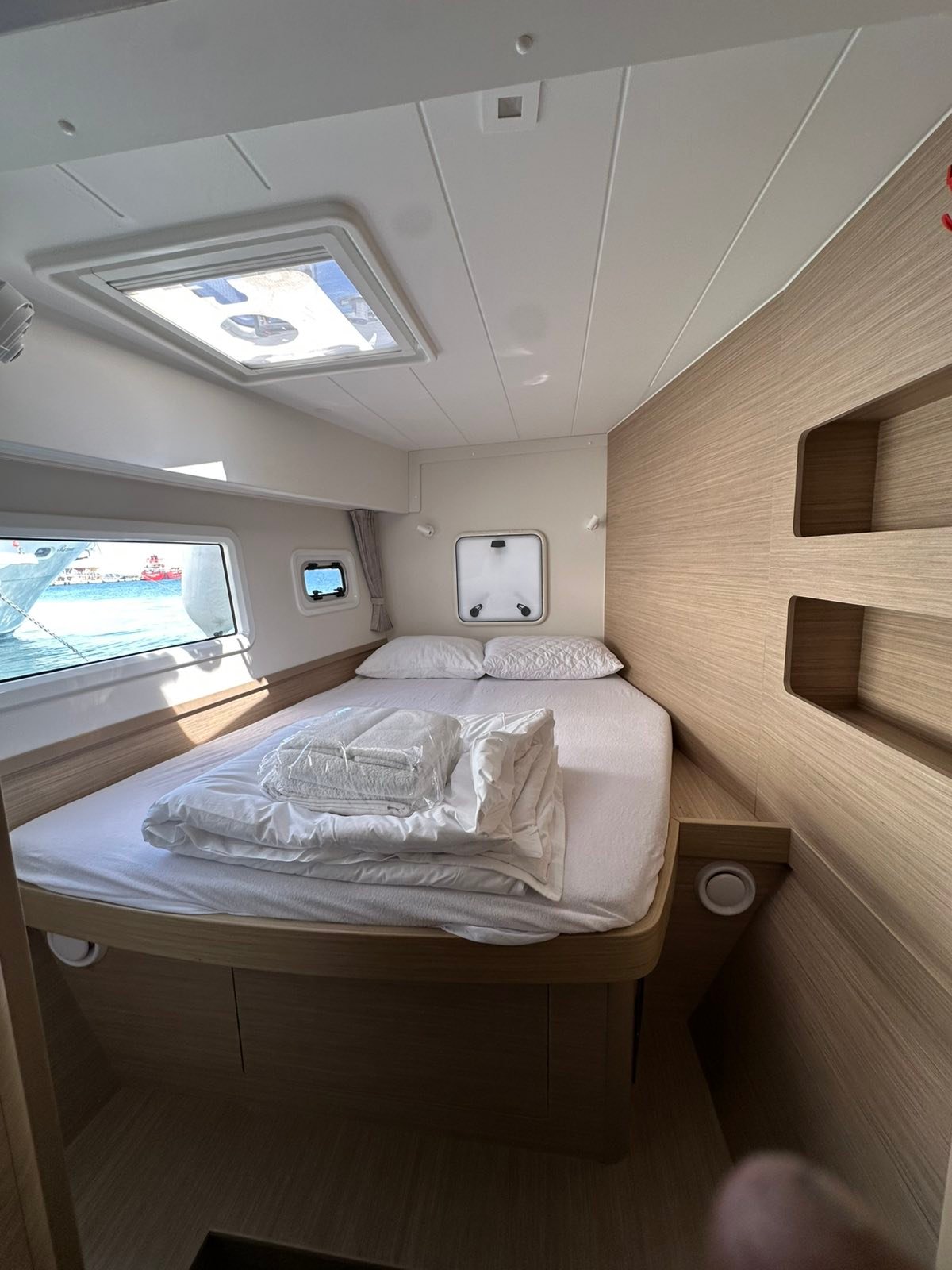 Magellan - Katamaran içinde Lefkada