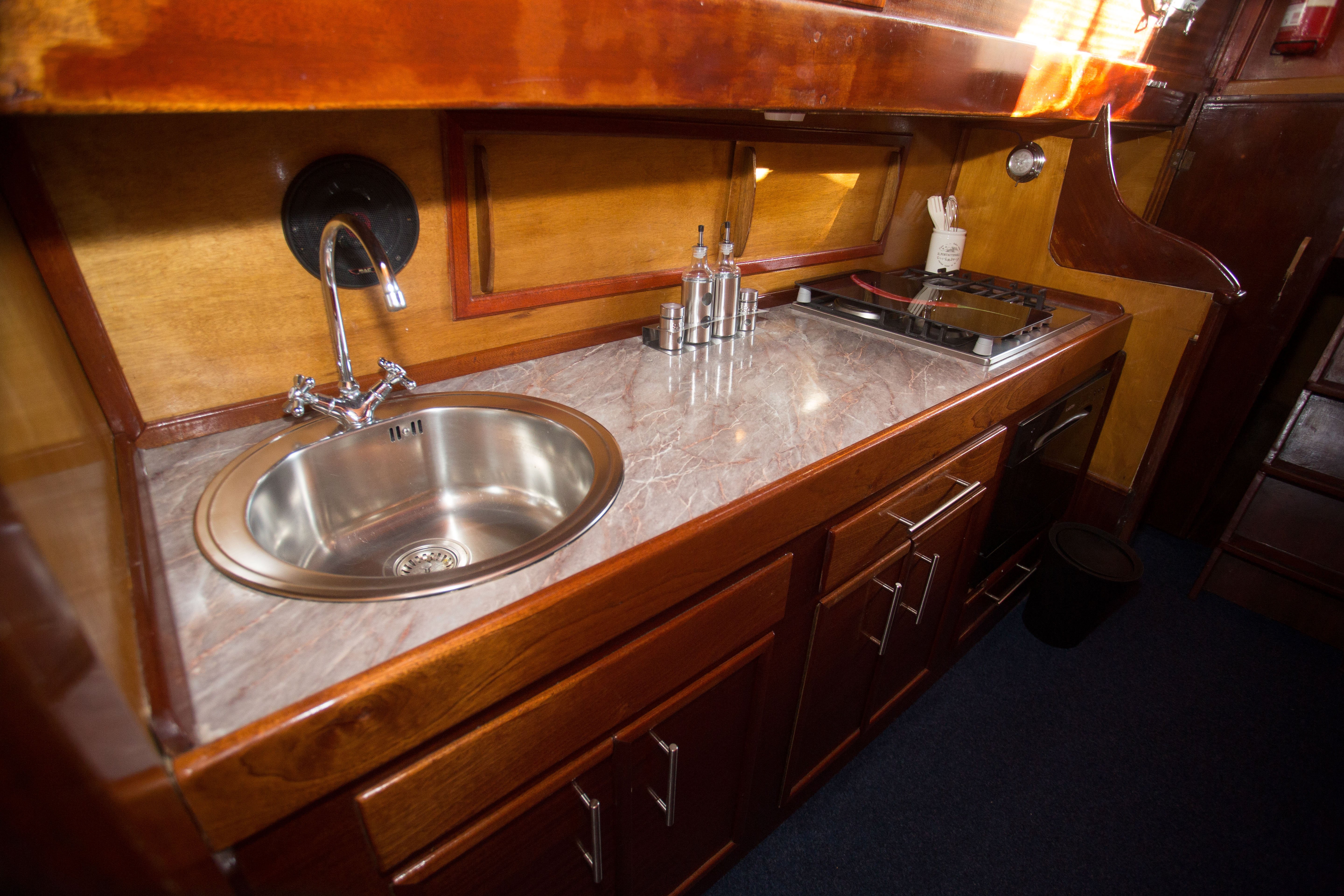 Vagabundo - Motor Yat içinde Split