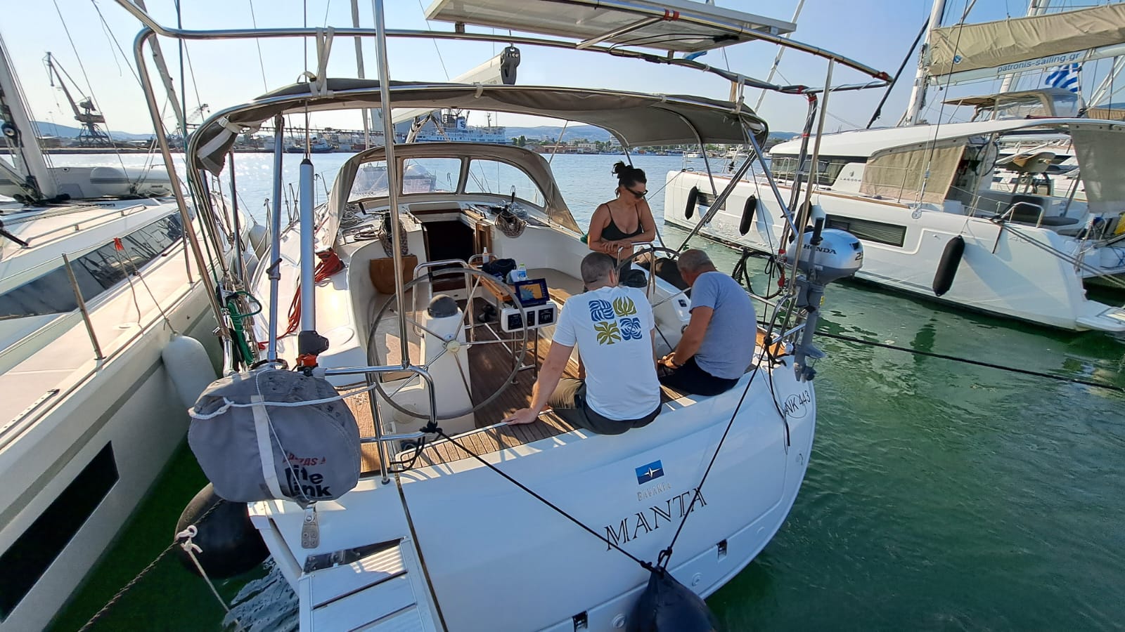 Manta - Sailboat in Volos